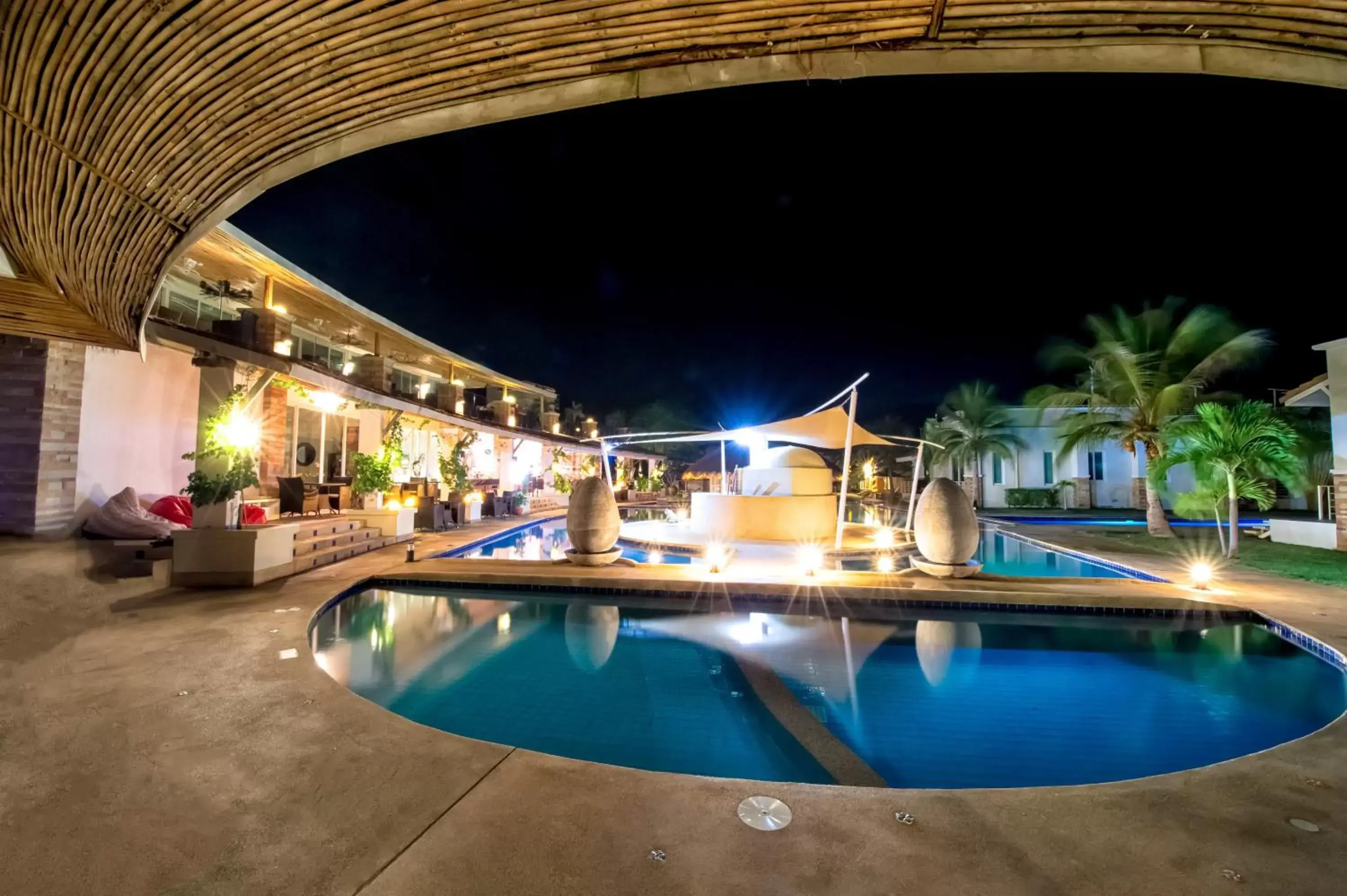 Swimming pool in Oriental Beach Pearl Resort Swimming pool in Oriental Beach Pearl Resort