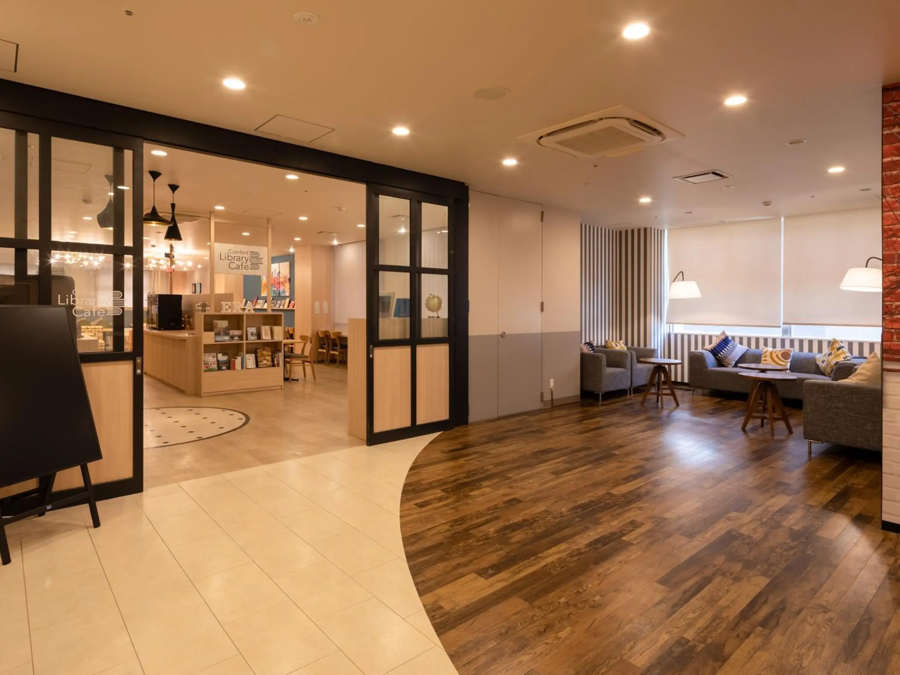 Lobby or reception in Comfort Hotel ERA Kobe Sannomiya