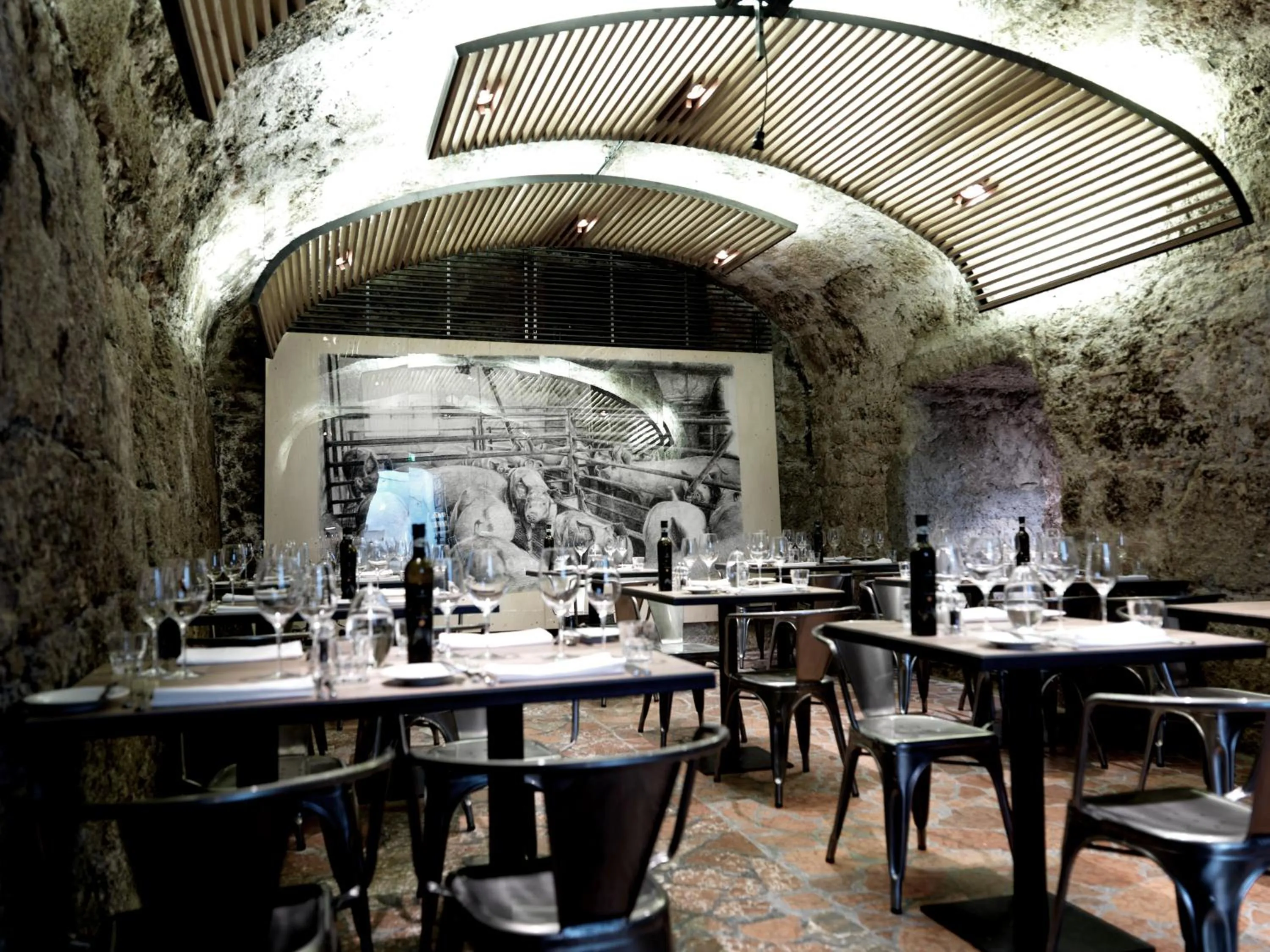 Restaurant/places to eat in artHotel Blaue Gans