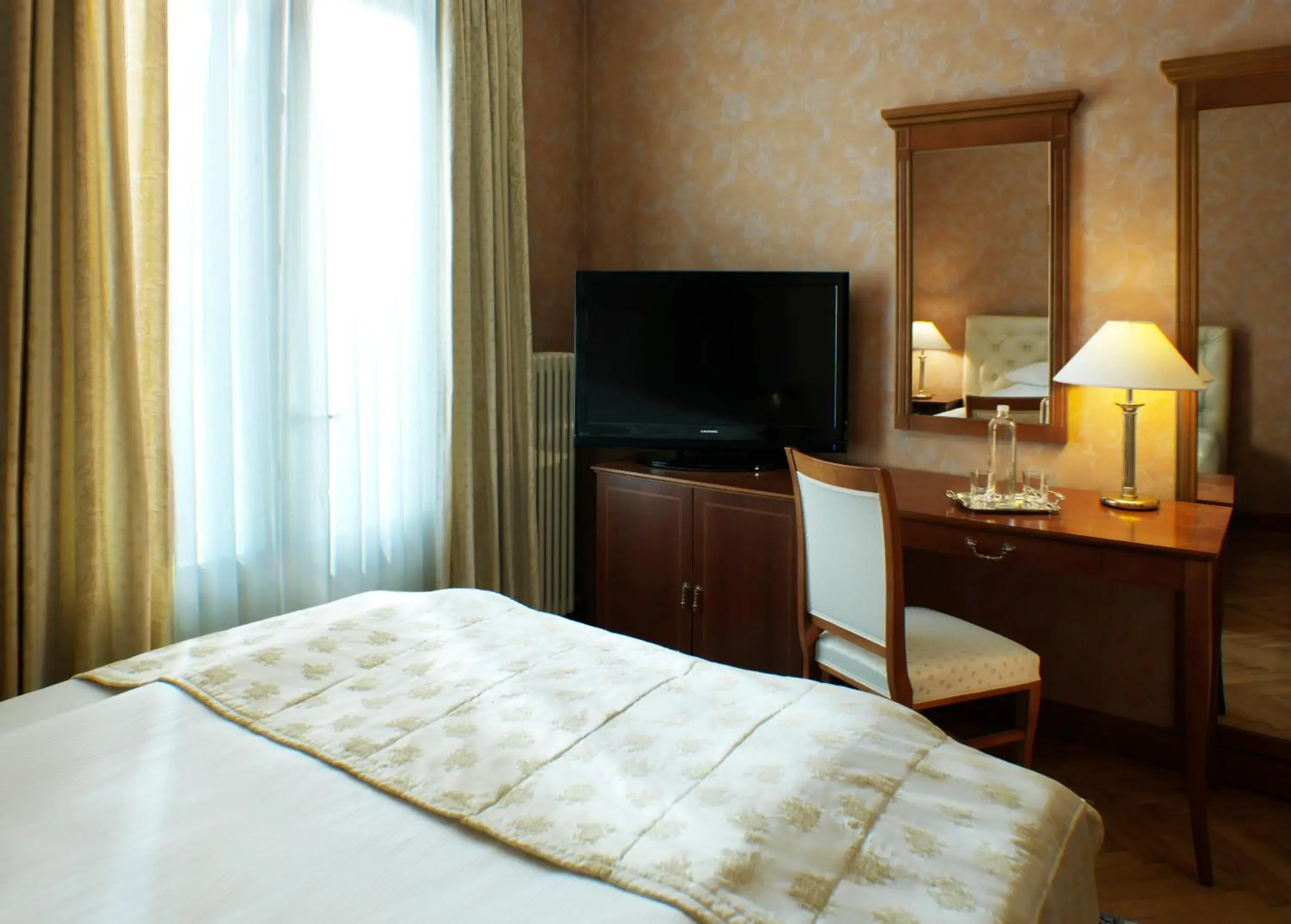 Photo of the whole room, Bed in Grand Hotel Toplice - Small Luxury Hotels of the World