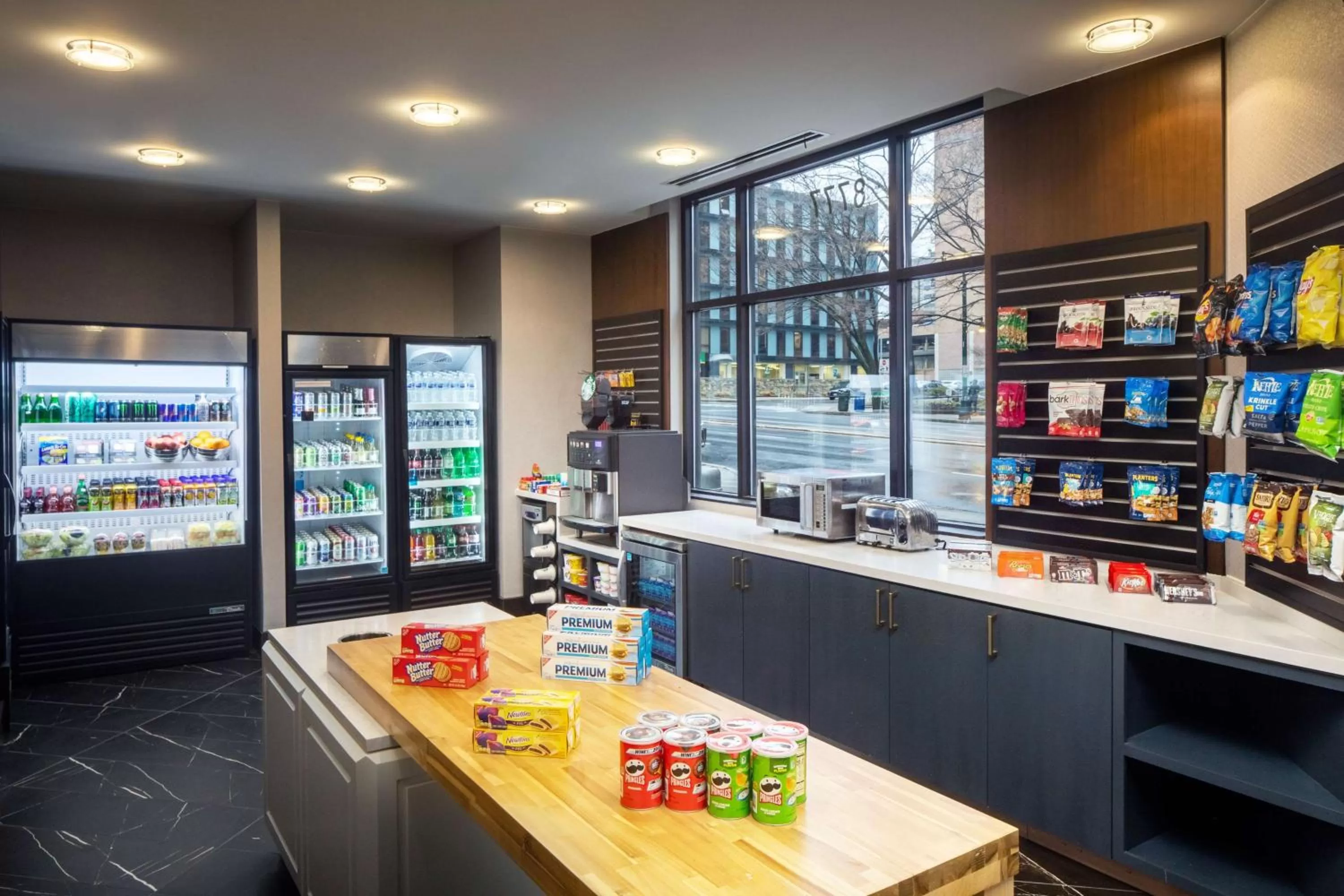 Restaurant/places to eat in DoubleTree by Hilton Silver Spring Washington DC North