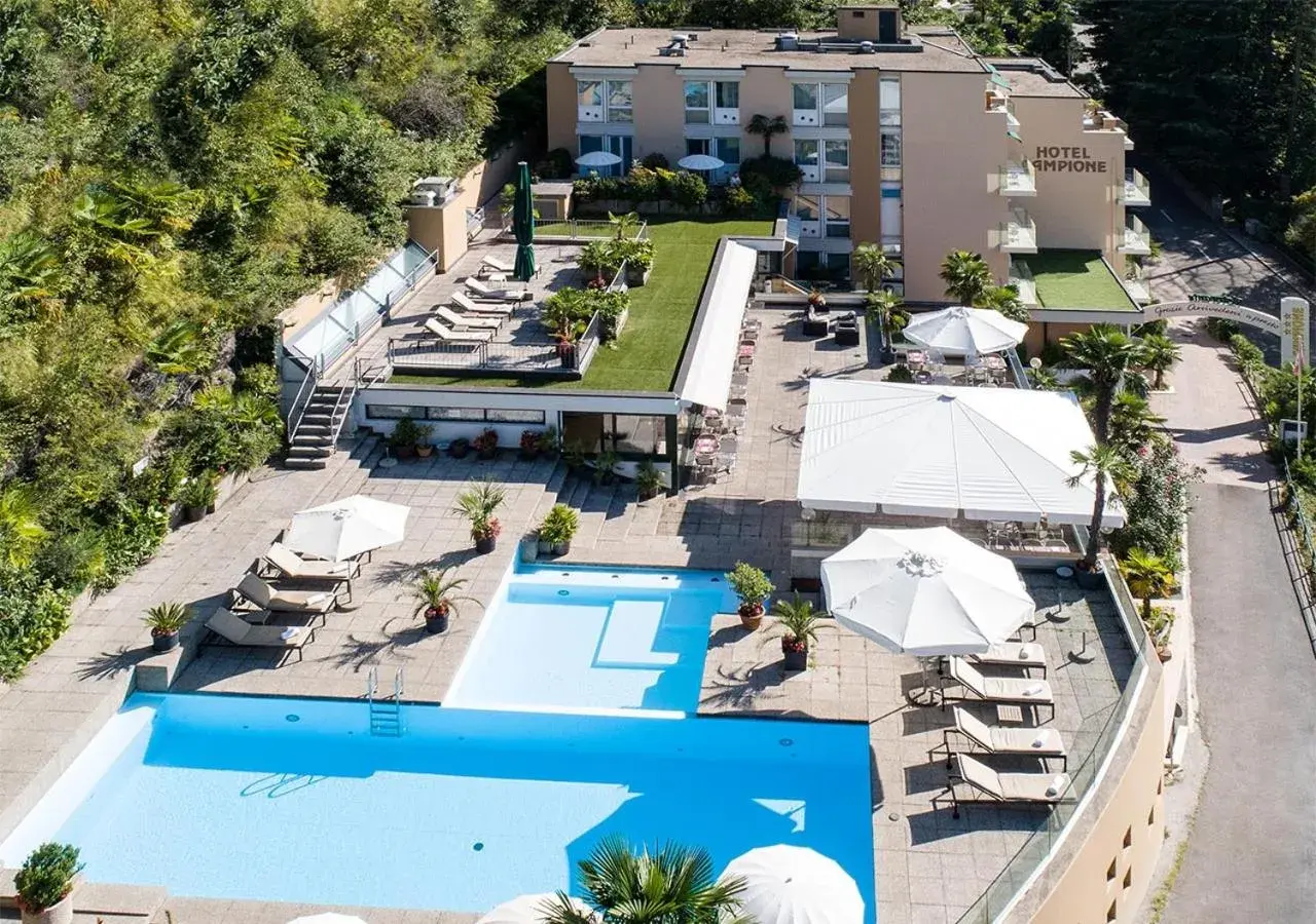 Bird's eye view, Bird's-eye View in Hotel Campione