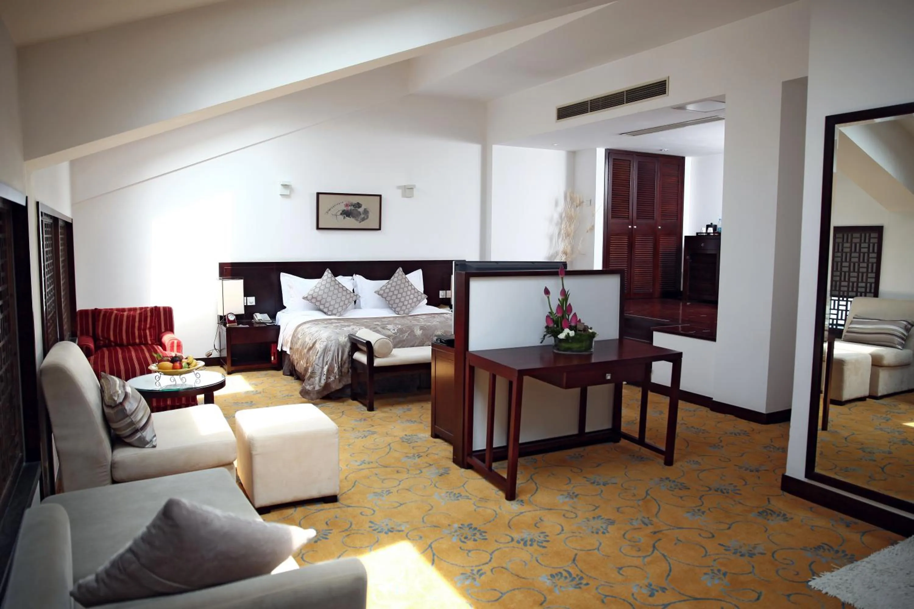 Bedroom, Bed in Garden Hotel Suzhou