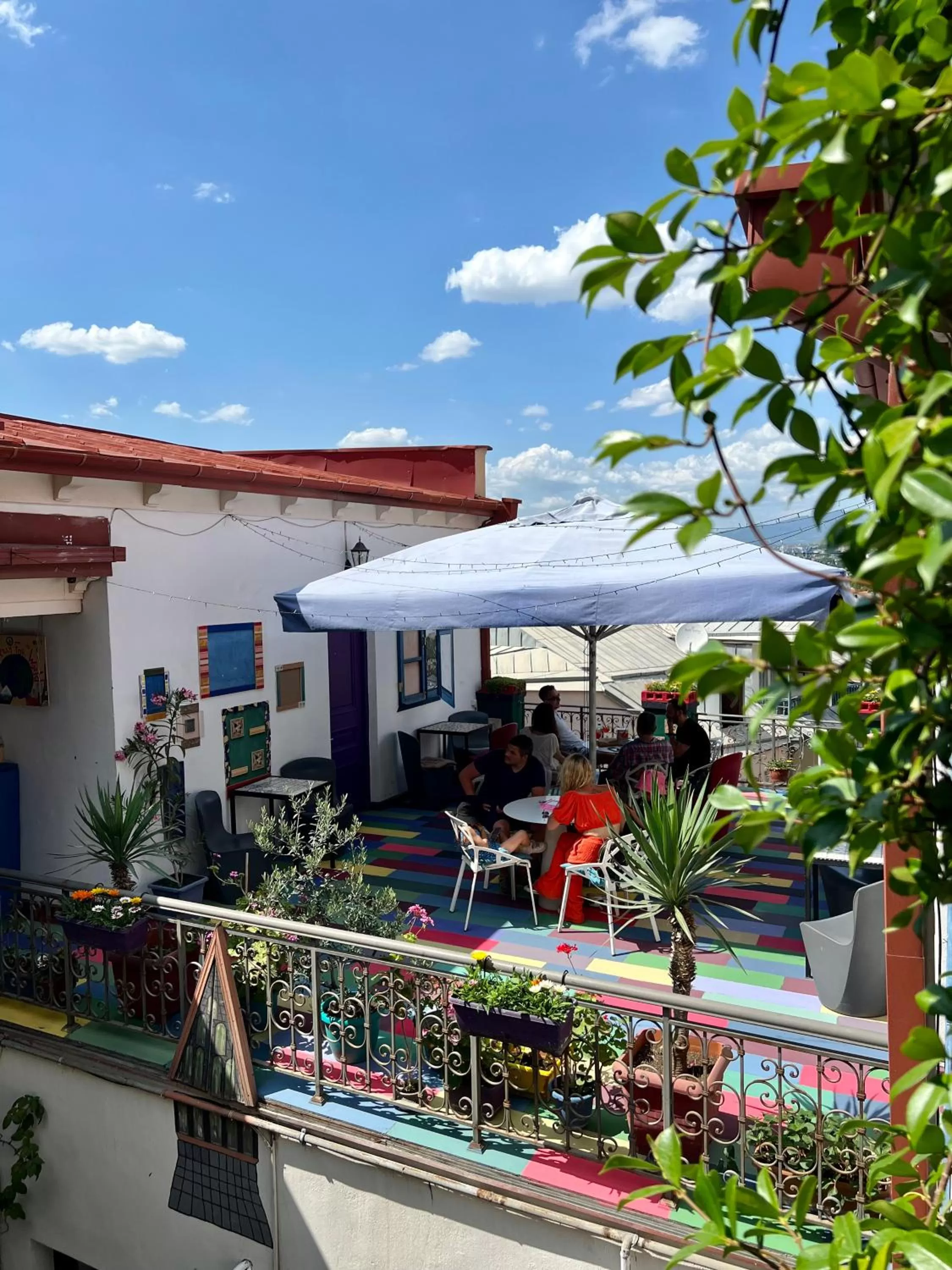 Restaurant/places to eat in Check Point Hotel