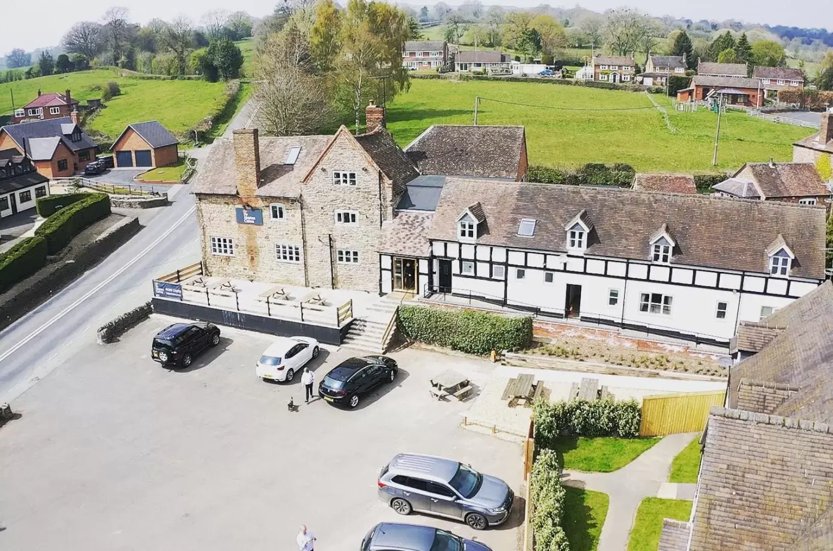 Bird's-eye View in The Hopton Crown