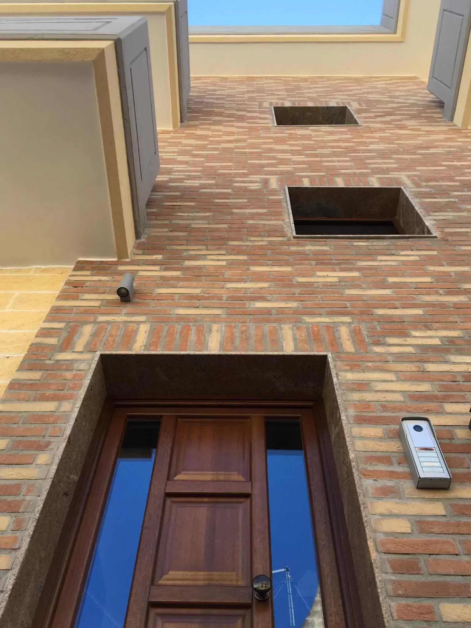 Facade/entrance, Pool View in B&B Luxury Apartments