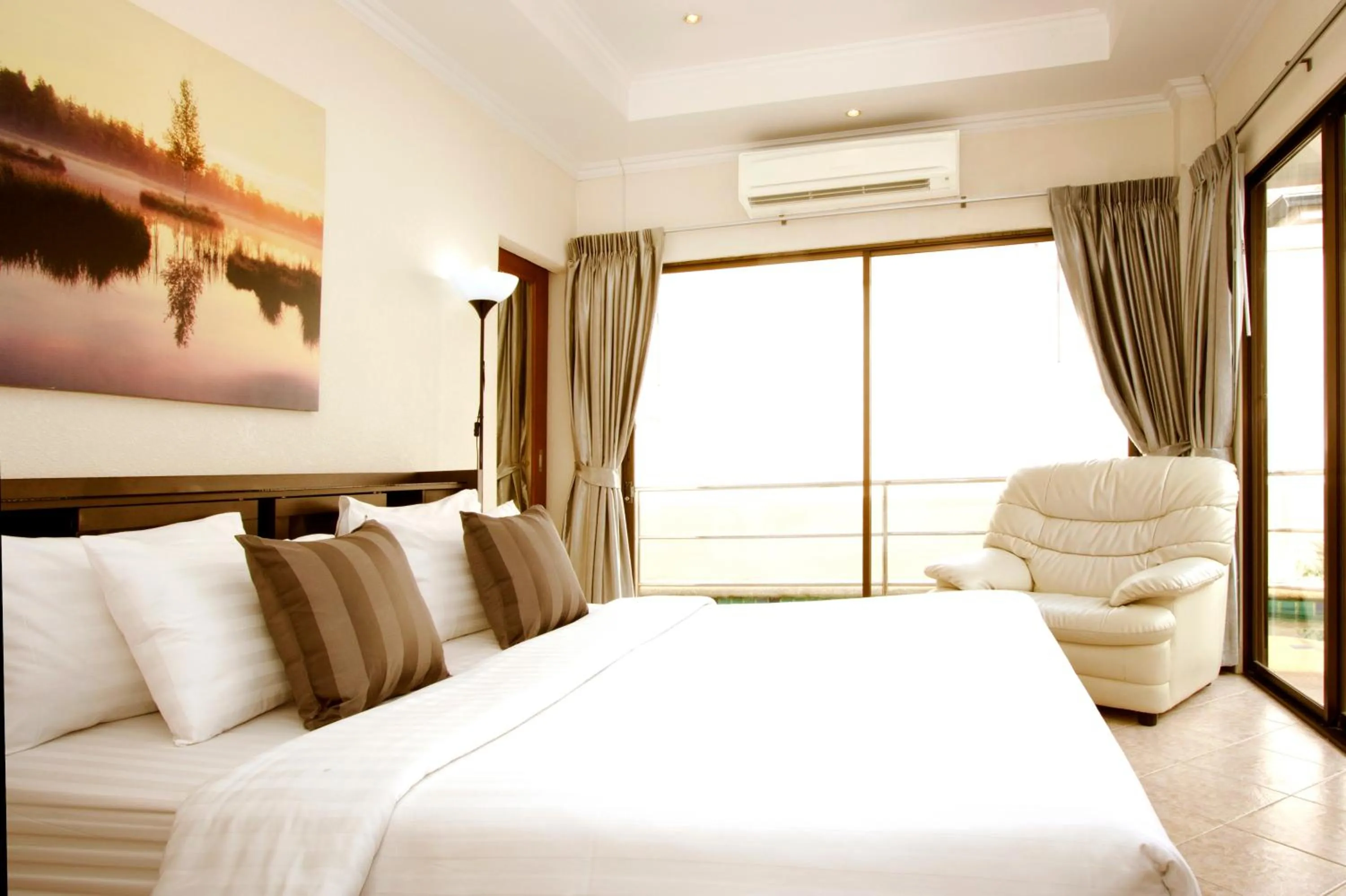 Bed in Avoca Pool Villas