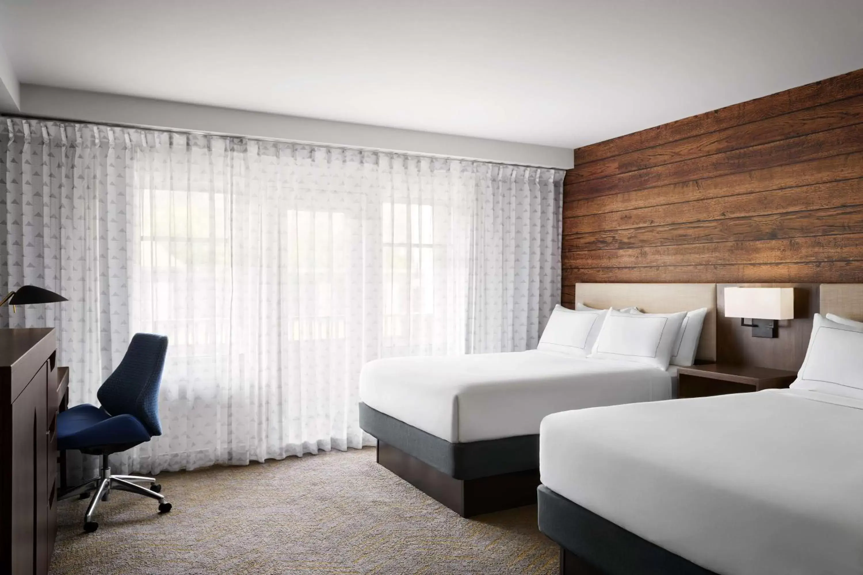 Bedroom, Bed in Killington Mountain Lodge, Tapestry Collection by Hilton