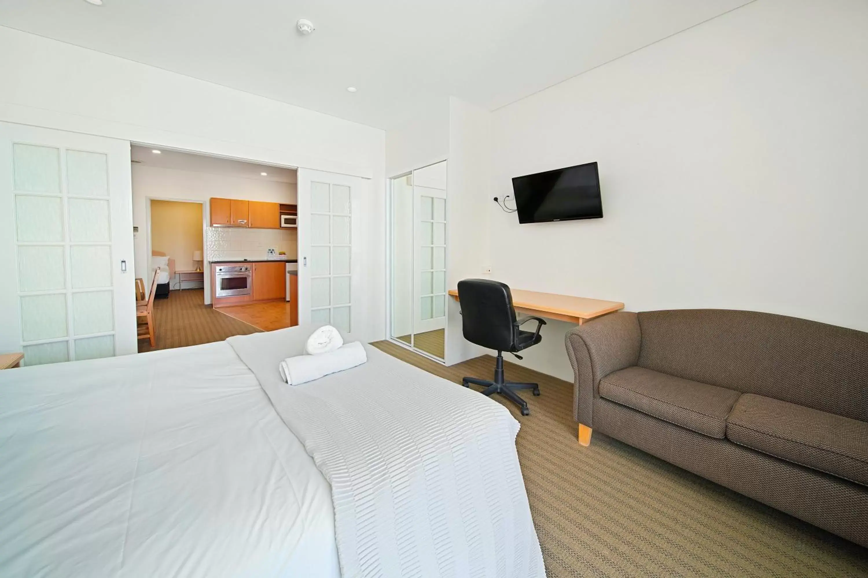 Bedroom, Bed in All Suites Perth