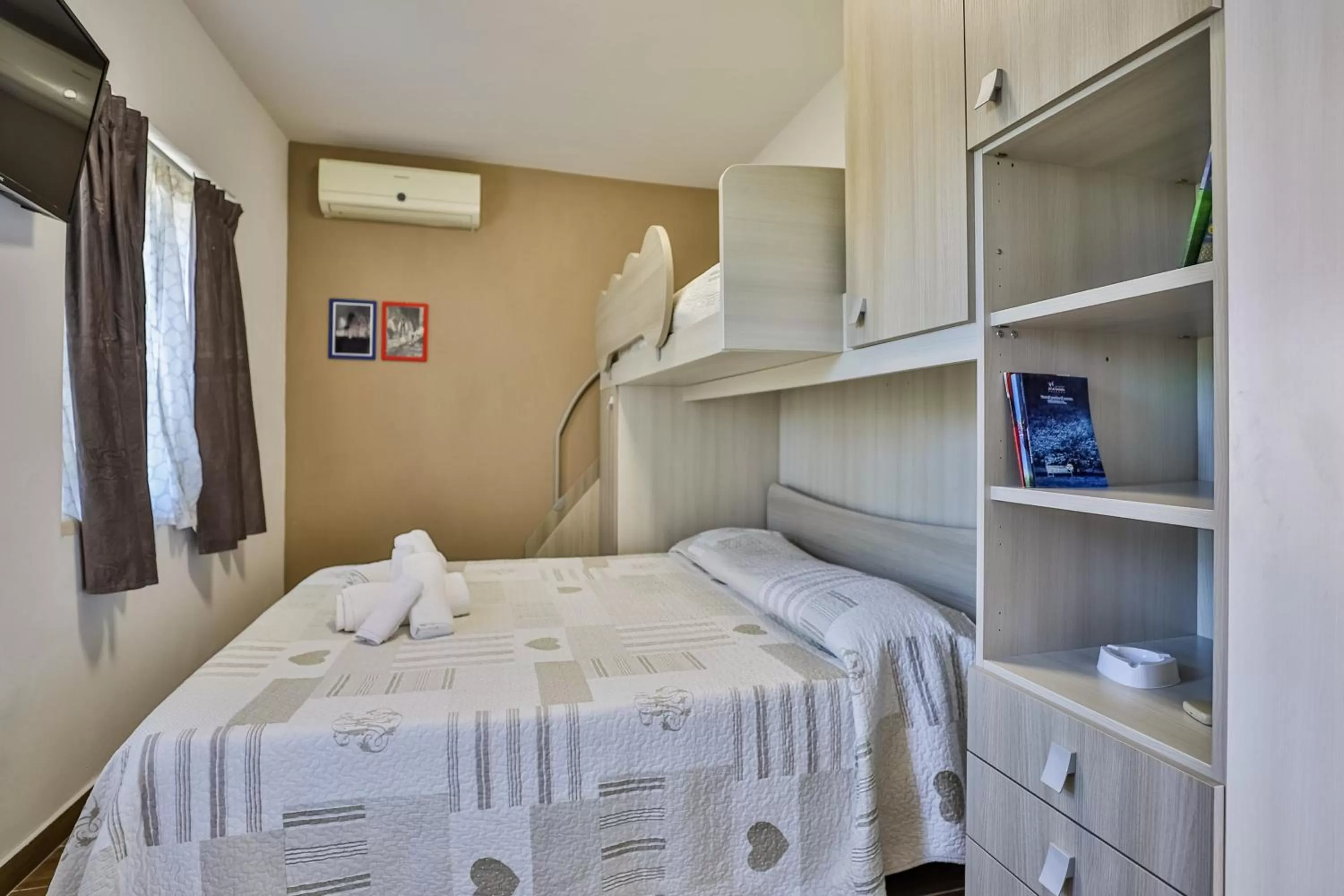 Bed in Il Pineto Paestum Food & Rooms