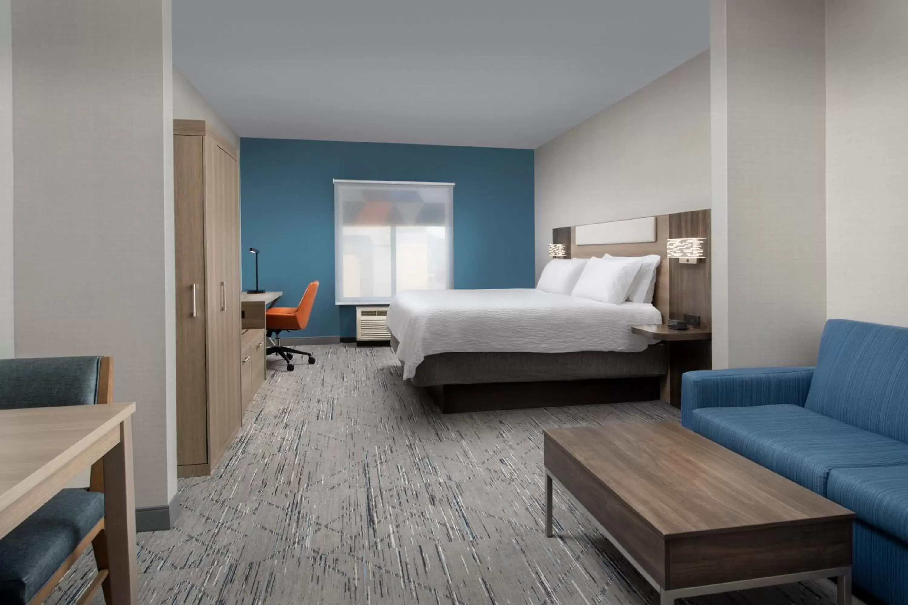 Holiday Inn Express Hotel & Suites Knoxville-Clinton, an IHG Hotel