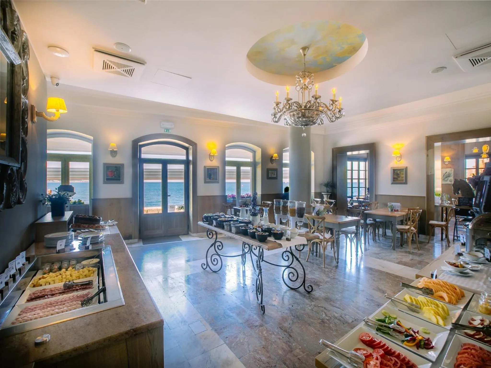 Restaurant/places to eat in Hotel Piran