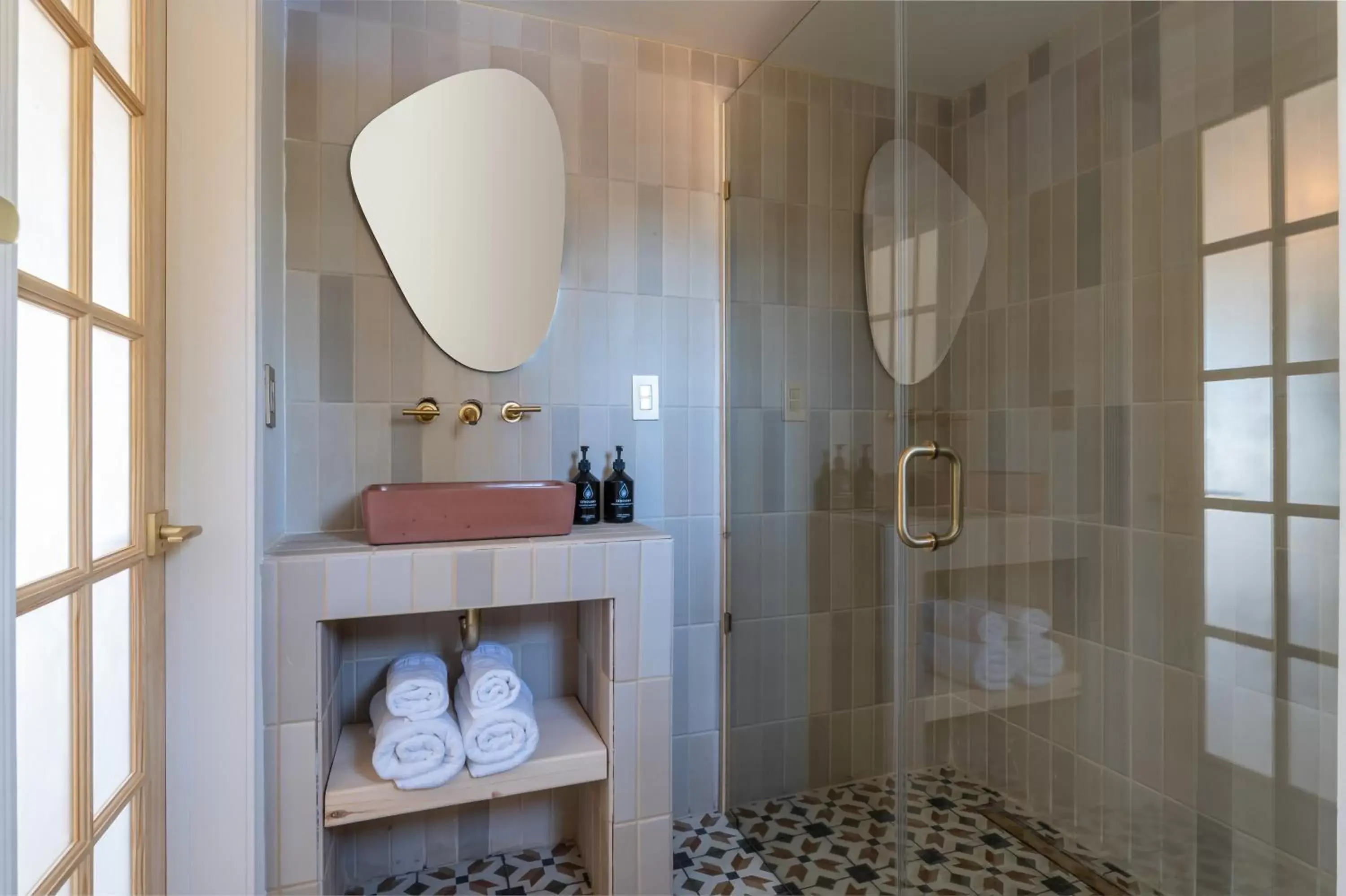 Shower, Bathroom in Eastwind Hotel Lake Placid