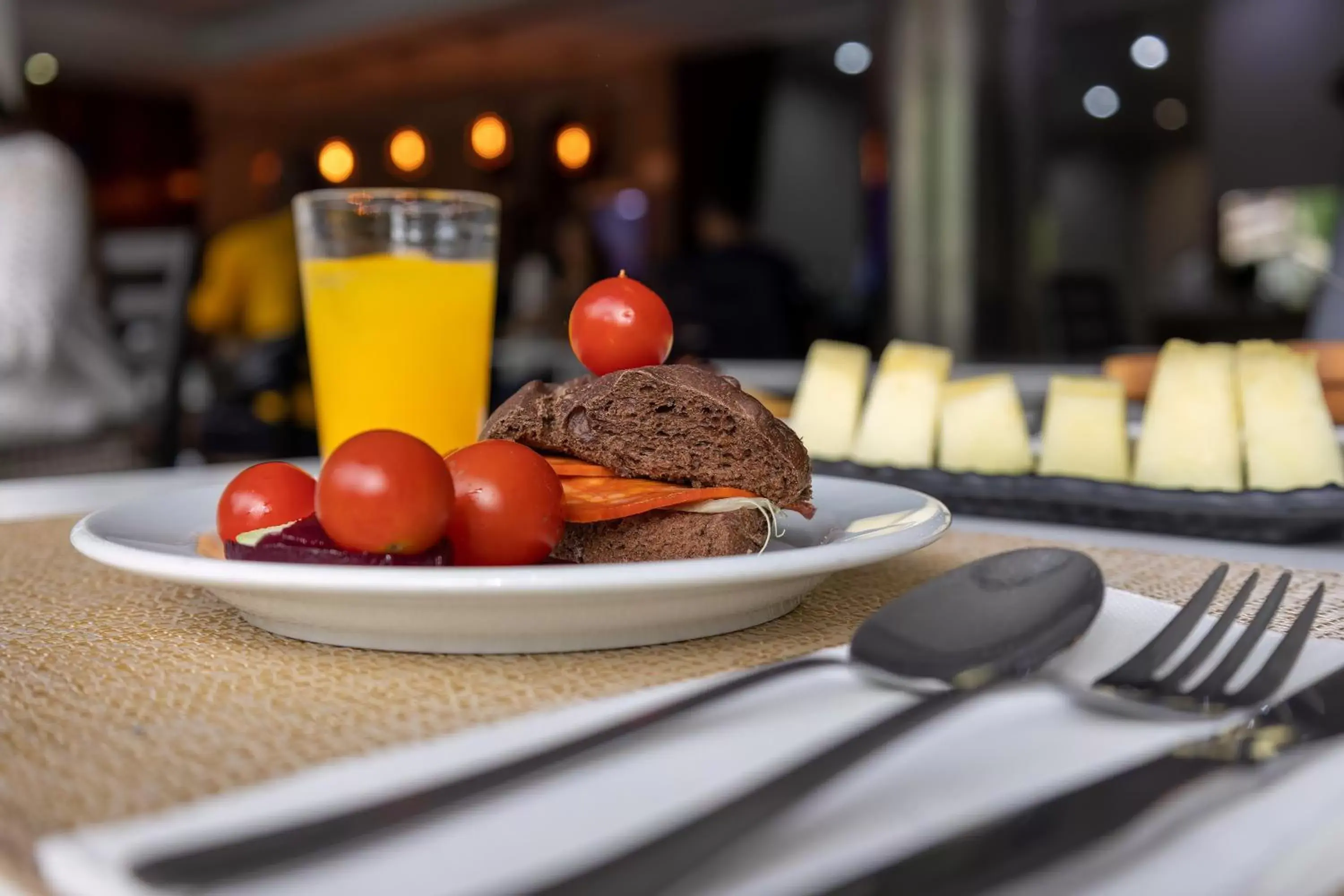 Breakfast in Urban Hotel Estacao