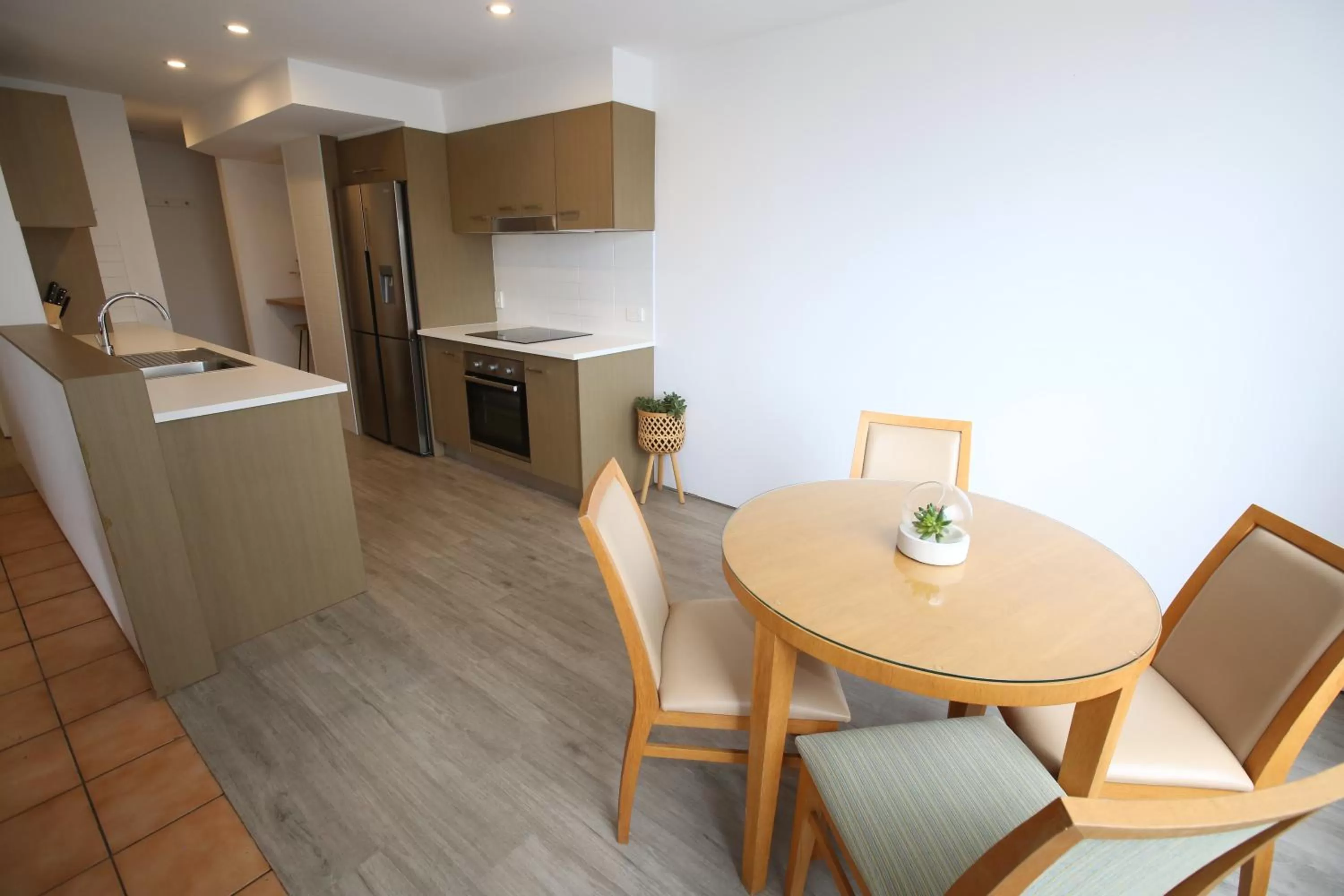 Kitchen or kitchenette in Tweed Harbour Motor Inn