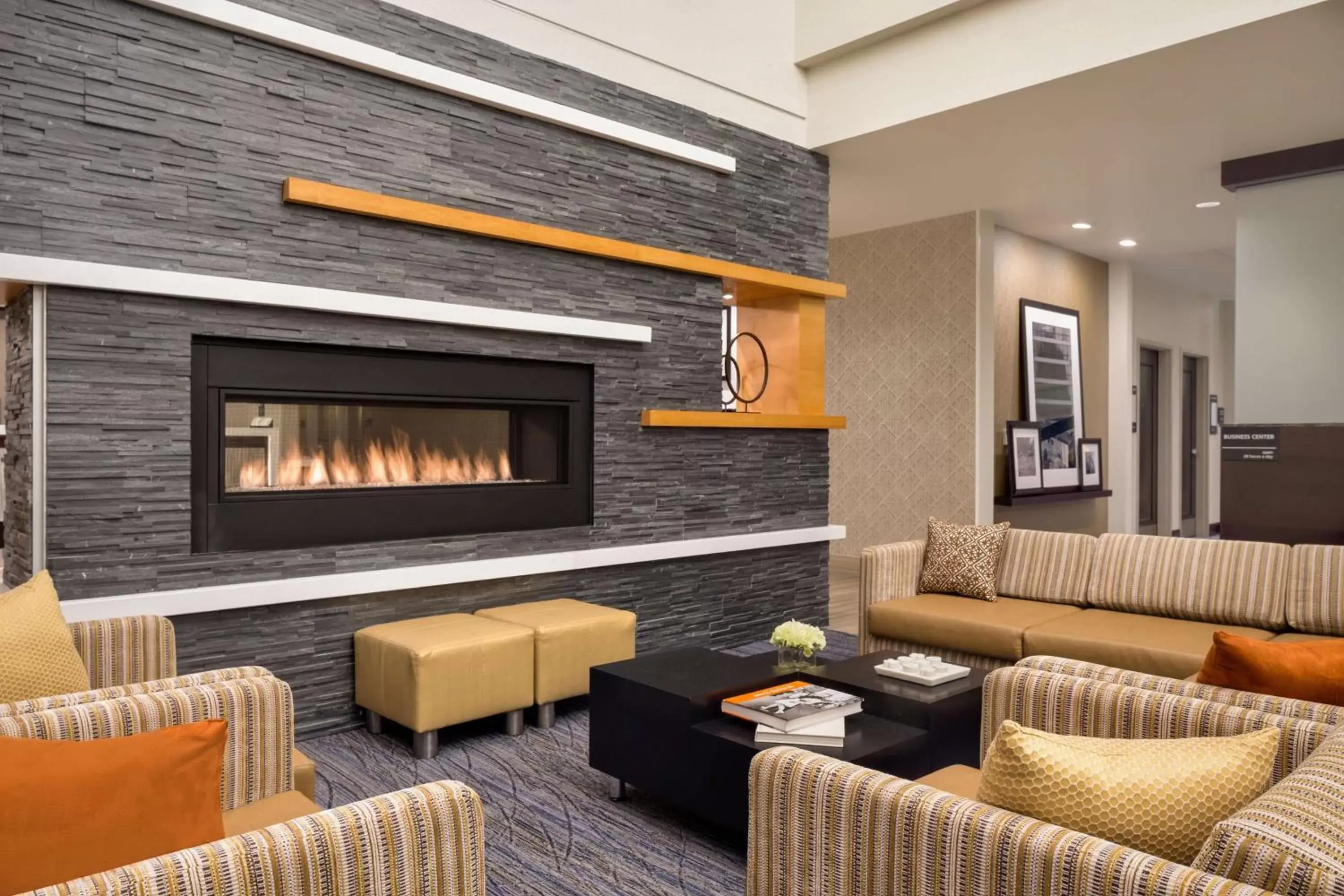 Lobby or reception, Seating Area in Hampton Inn & Suites Rosemont Chicago O'Hare