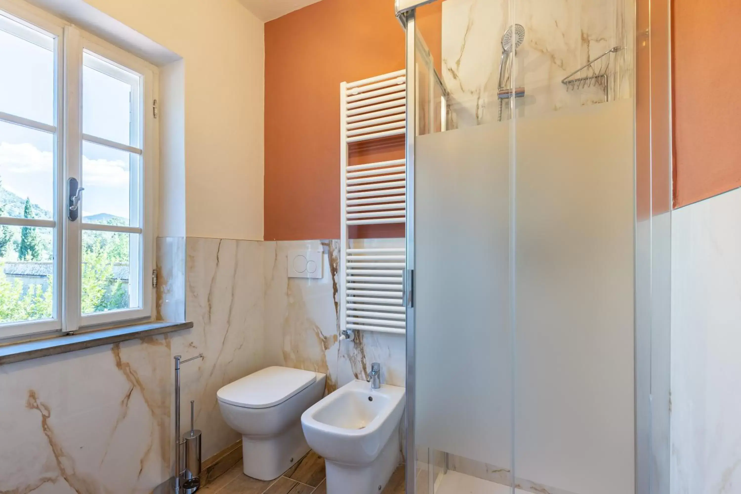 Shower, Bathroom in Ninfeo dell' Arancera