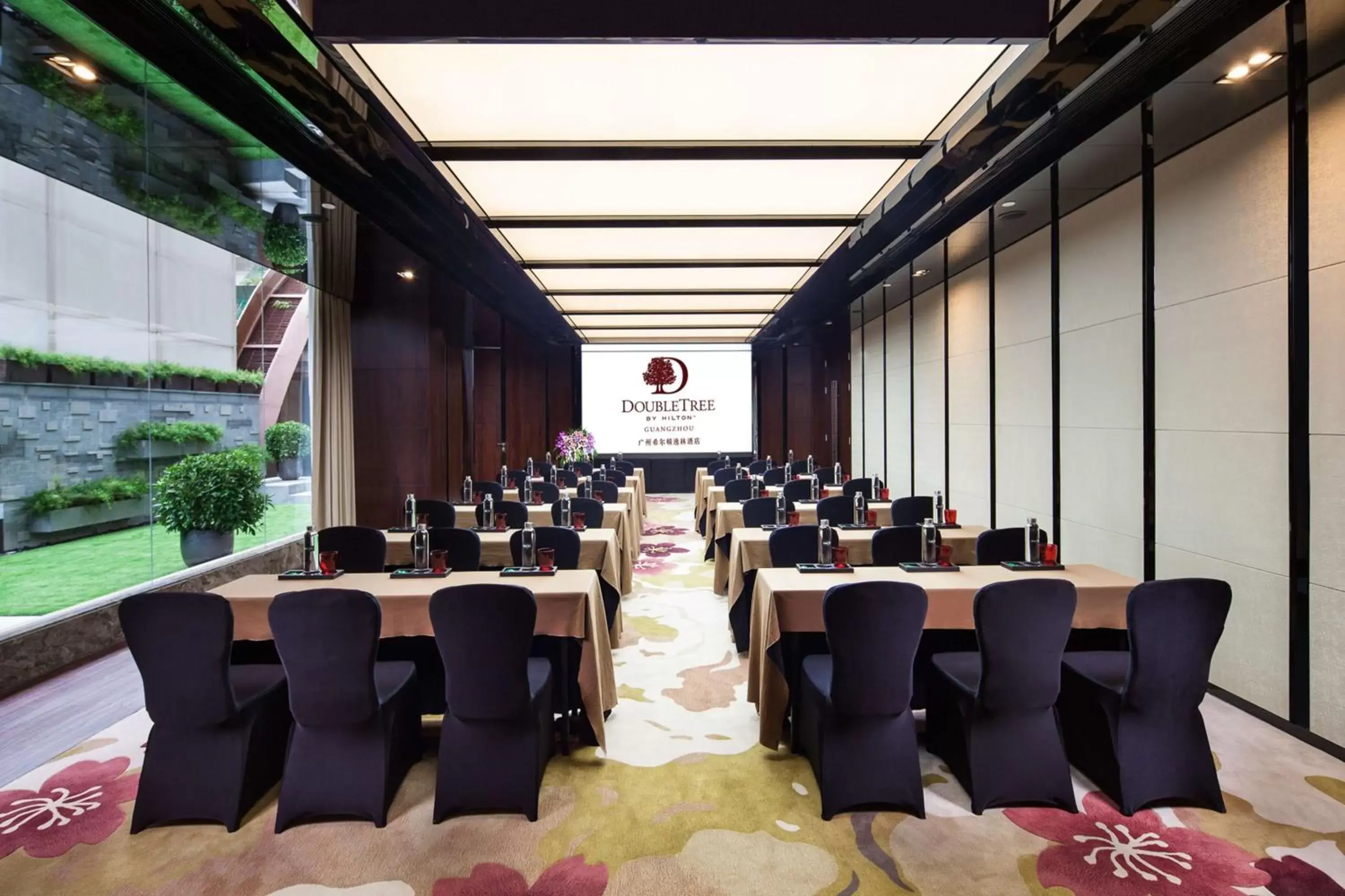 Meeting/conference room in DoubleTree by Hilton Guangzhou - Closed to Sun Yat-sen Memorial Hall and Beijing Road Pedestrian Street