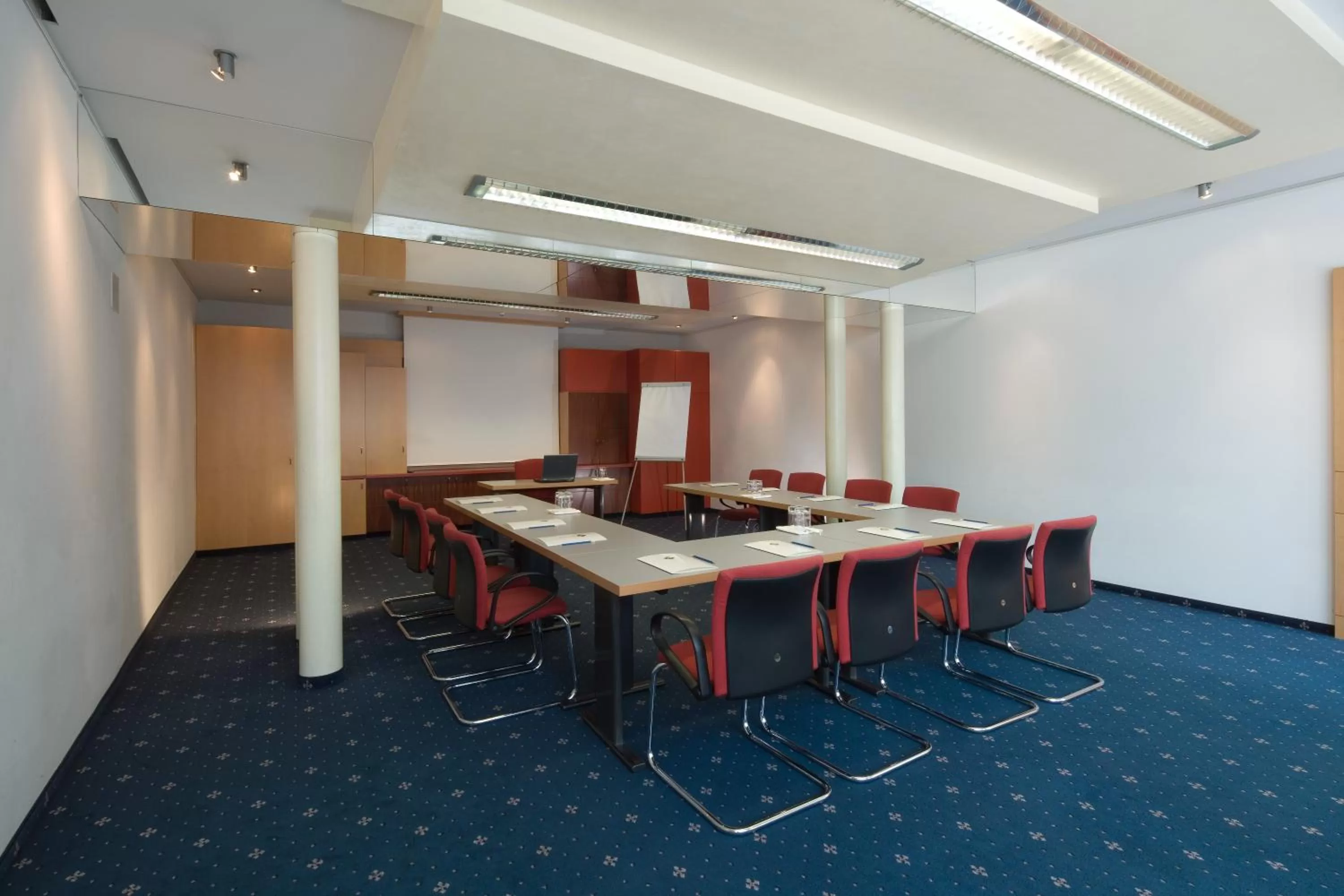 Banquet/Function facilities in Hotel Penz West