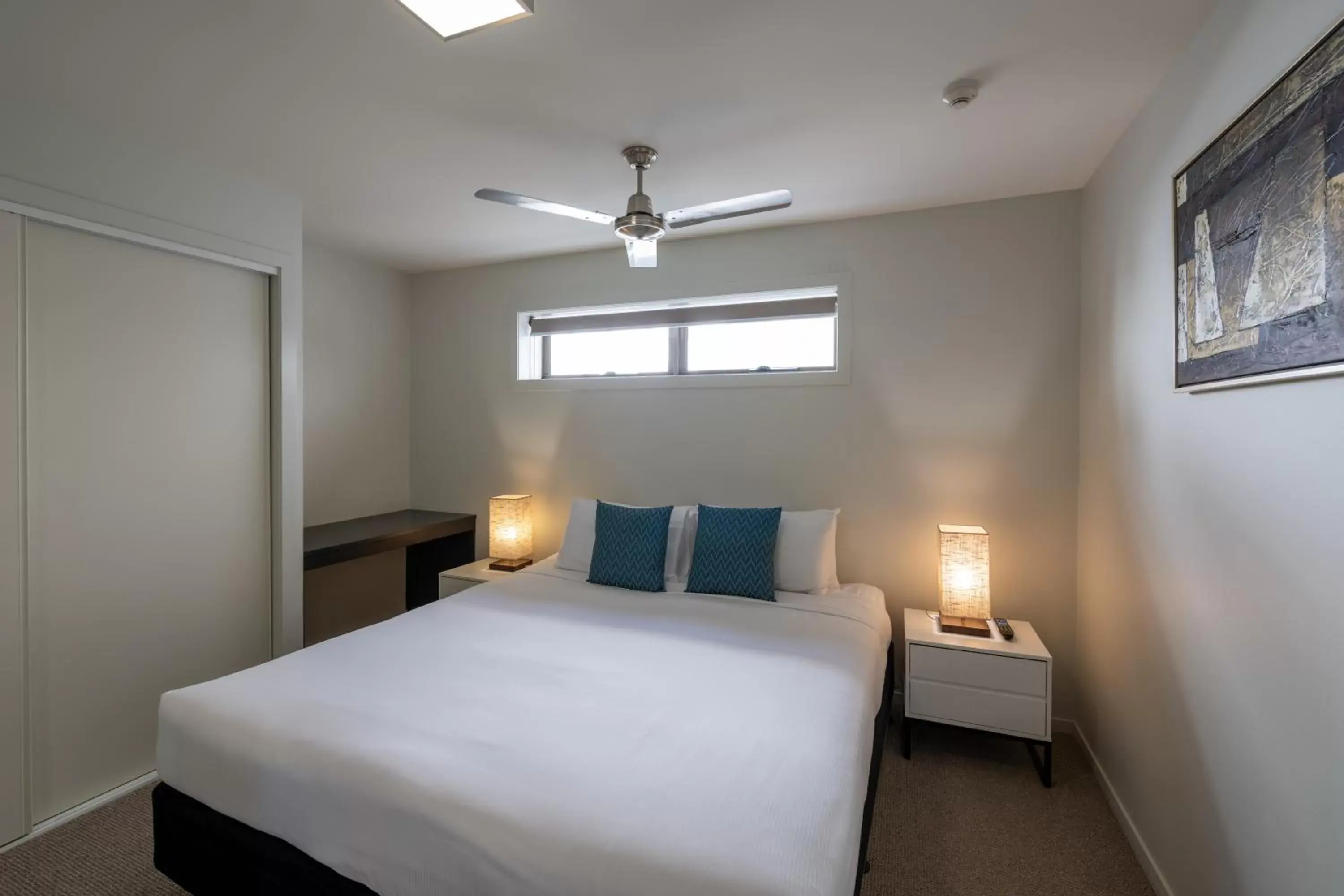 Bedroom, Bed in Essence Apartments Chermside