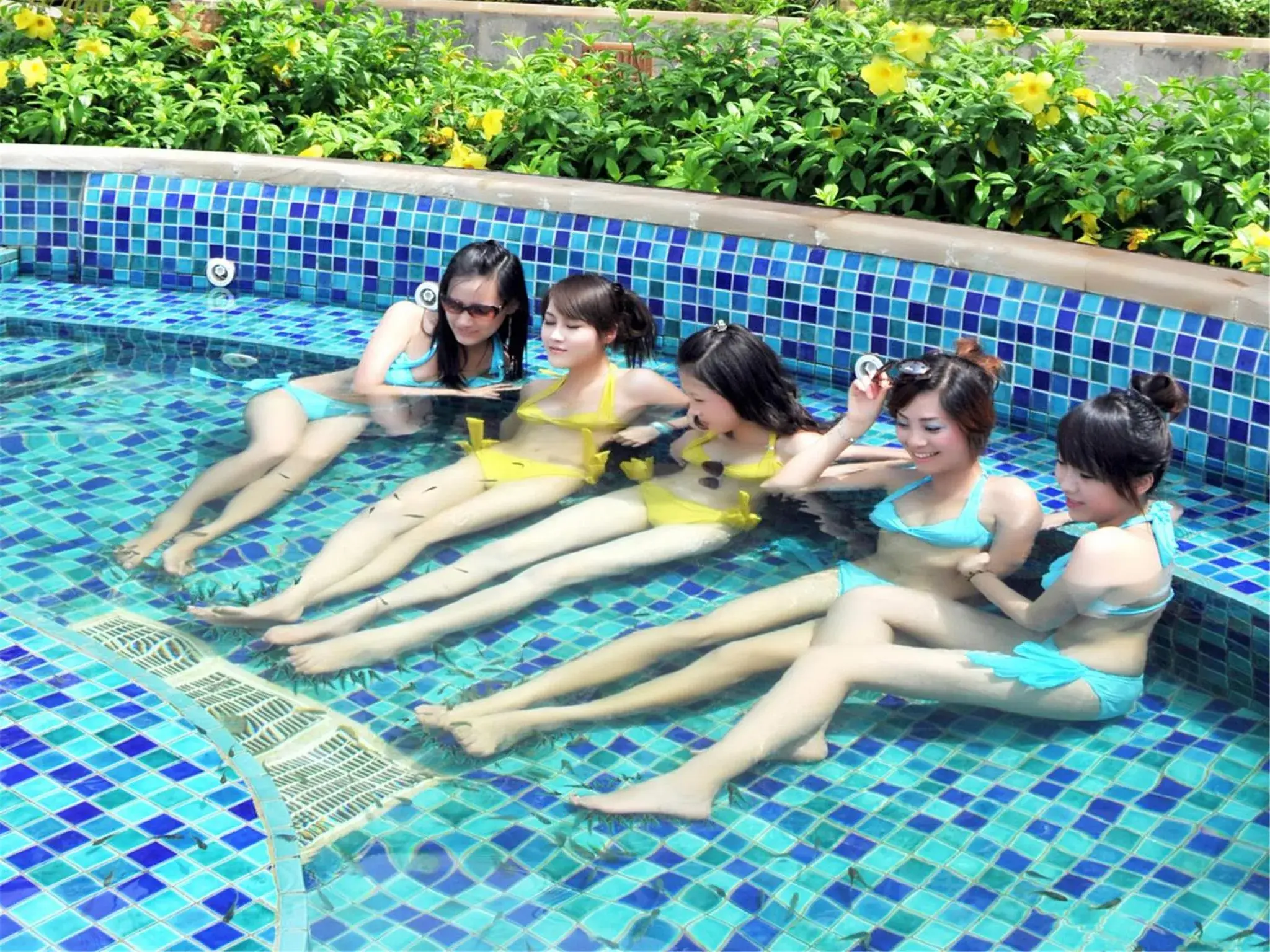 Hot Spring Bath, Swimming Pool in Howard Johnson Resort Sanya Bay