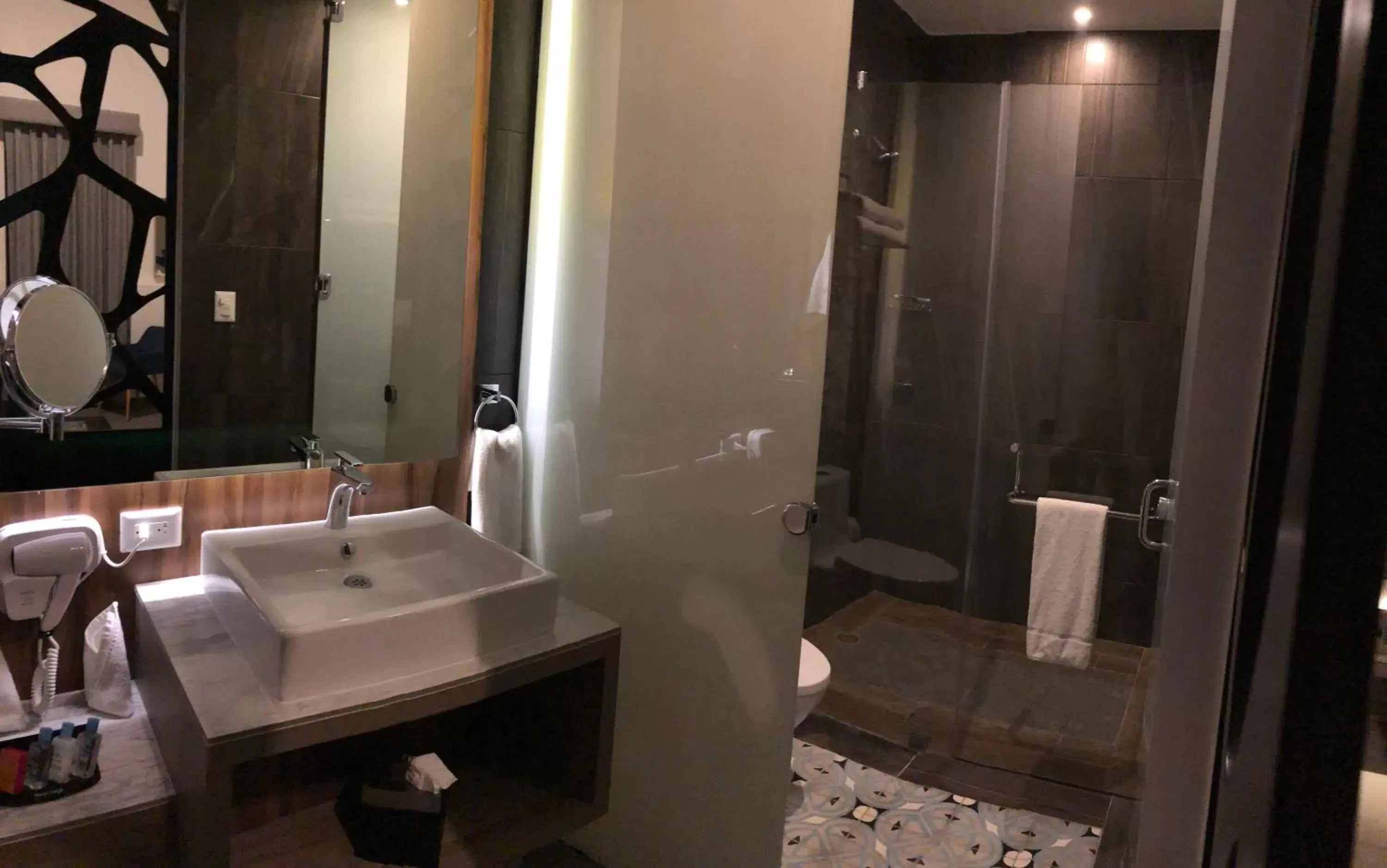 Shower, Bathroom in Casa de la Audiencia