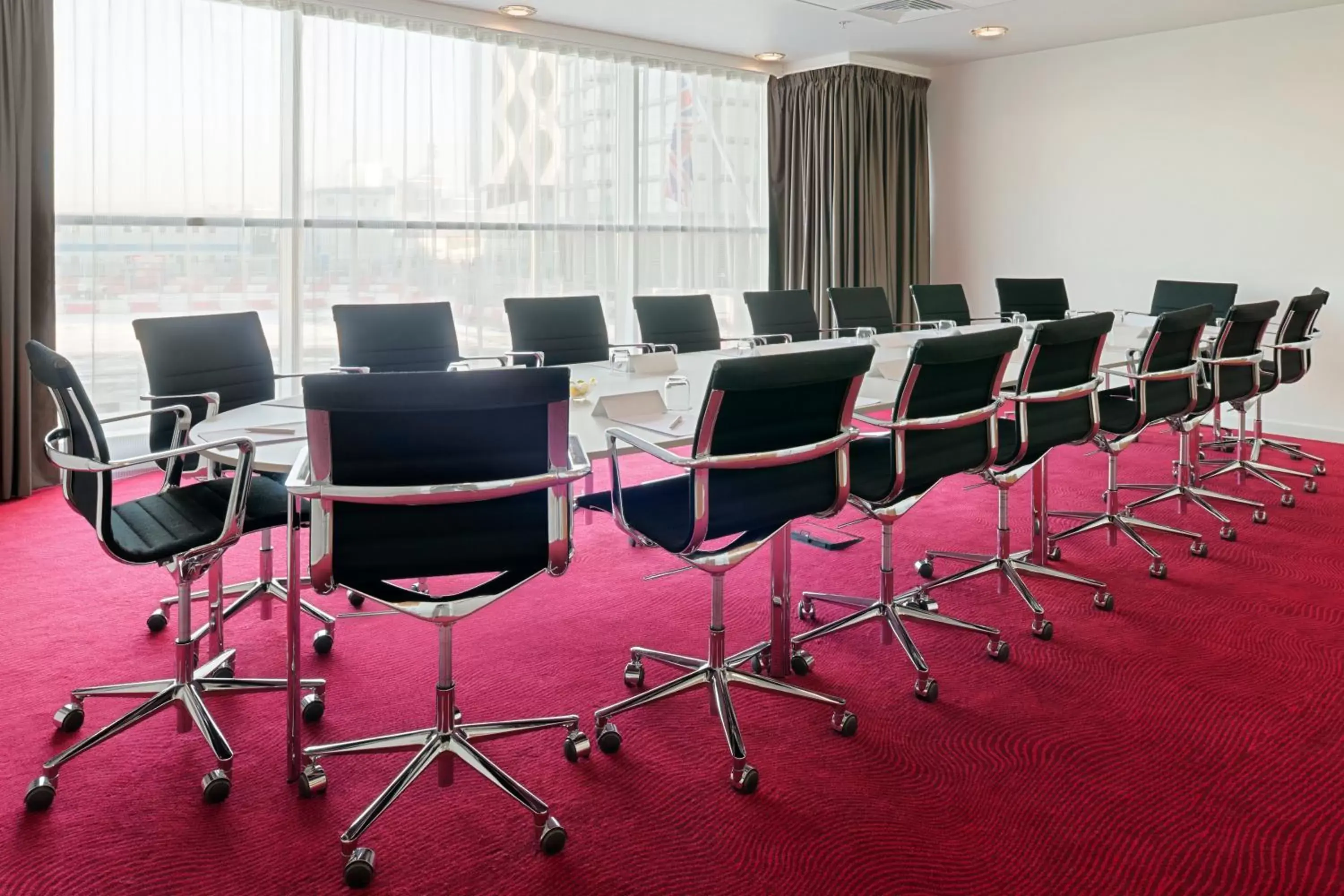Meeting/conference room in Holiday Inn Manchester-Mediacityuk, an IHG Hotel