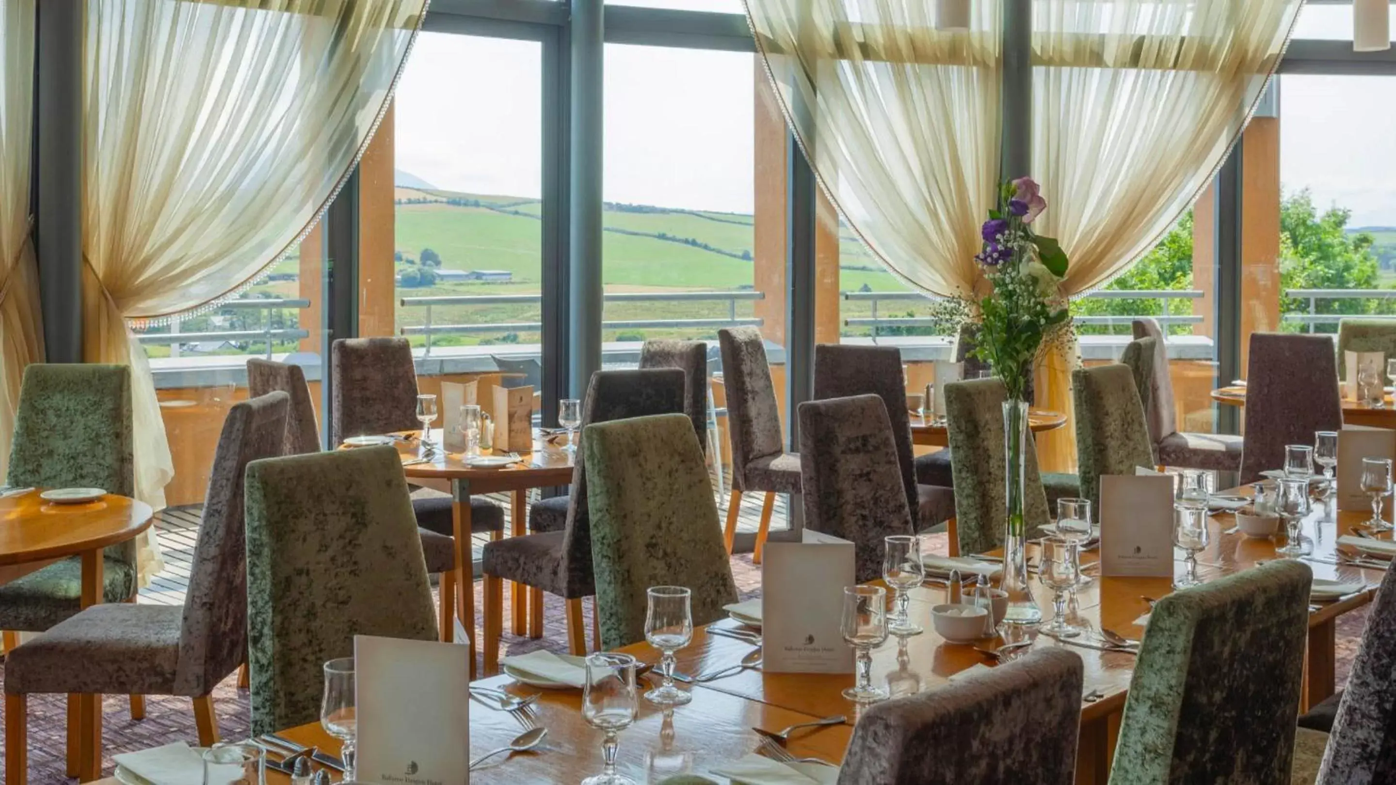 Restaurant/Places to Eat in Ballyroe Heights Hotel