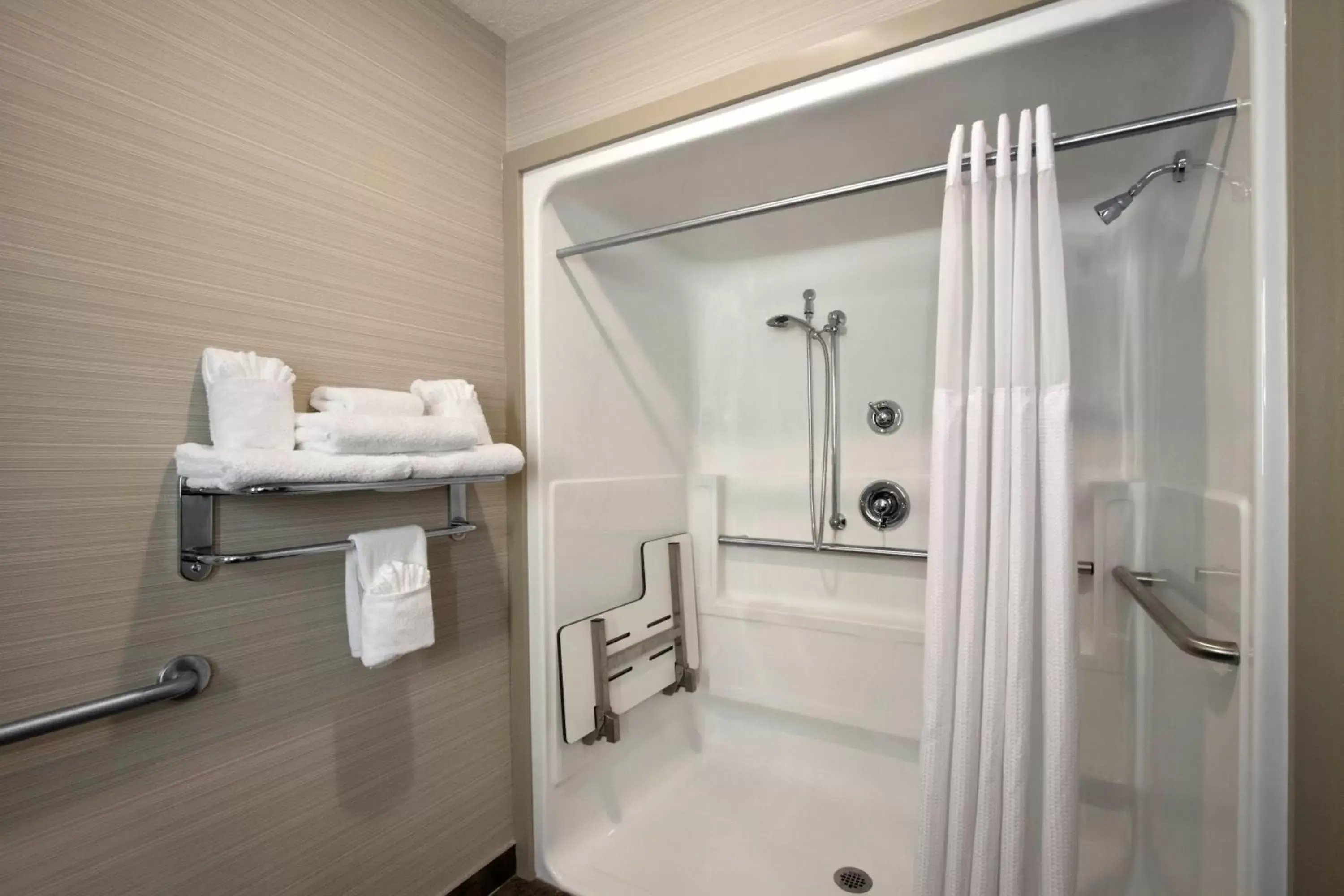 Shower, Bathroom in Days Inn & Suites by Wyndham Yorkton