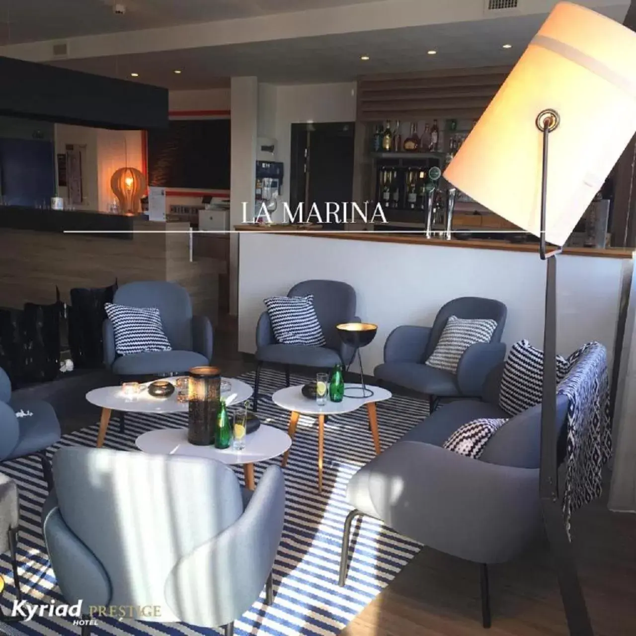 Lounge or bar in Kyriad Prestige Vannes Centre-Palais des Arts