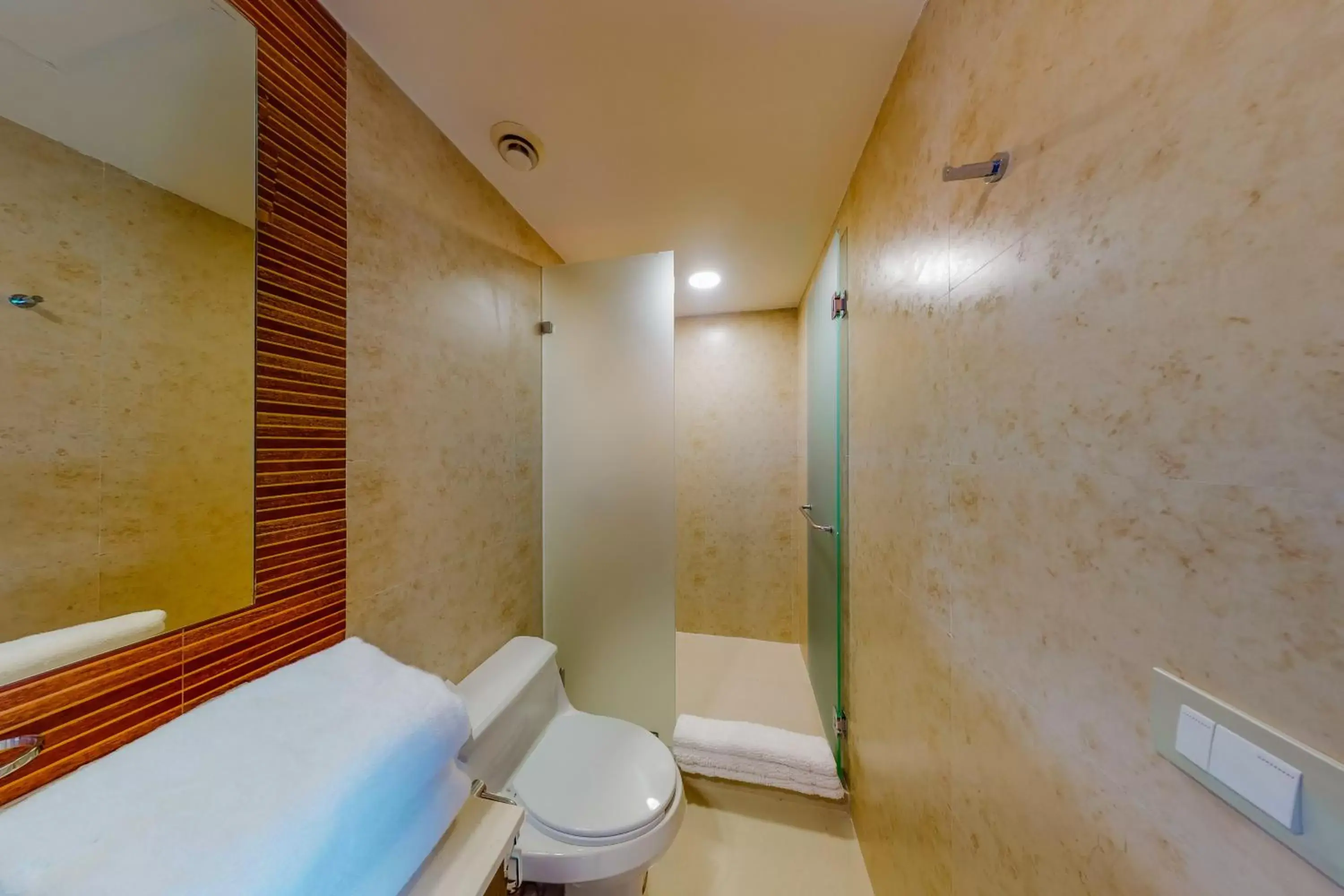 Bathroom in Hakuna Matata 725N at Mareazul Beachfront