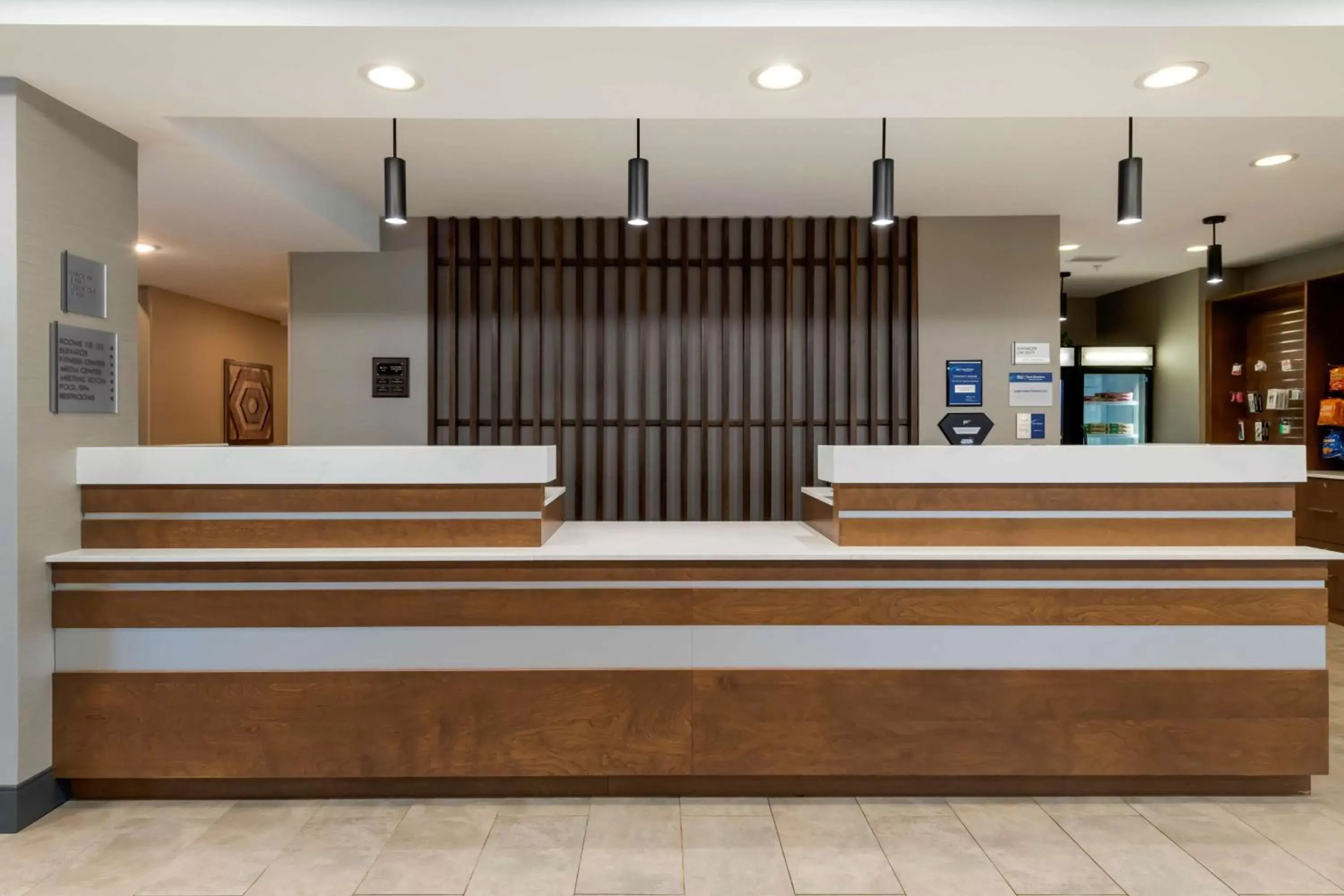 Lobby or reception in Best Western Plus Isanti Lobby or reception in Best Western Plus Isanti
