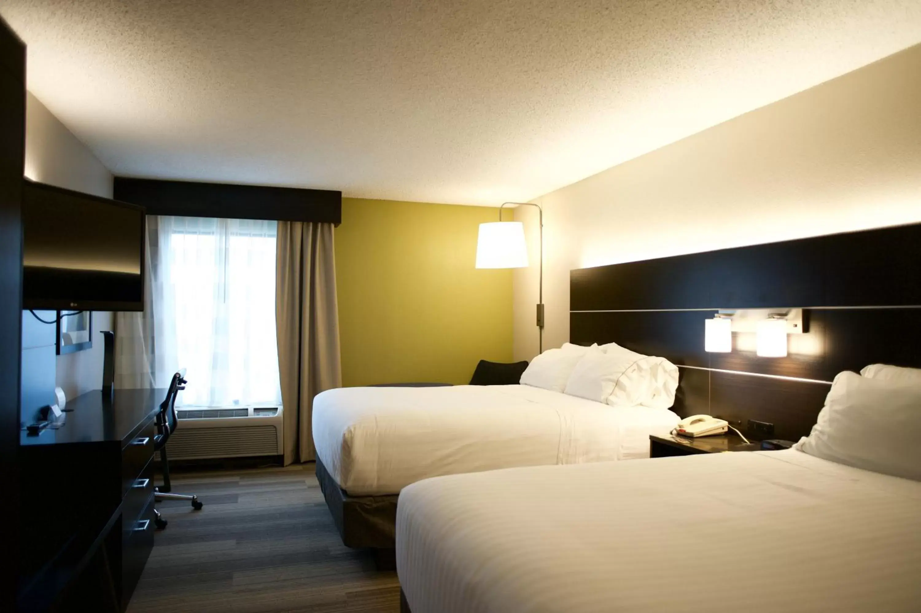 Photo of the whole room, Bed in Holiday Inn Express Atlanta W (I-20) Douglasville, an IHG Hotel