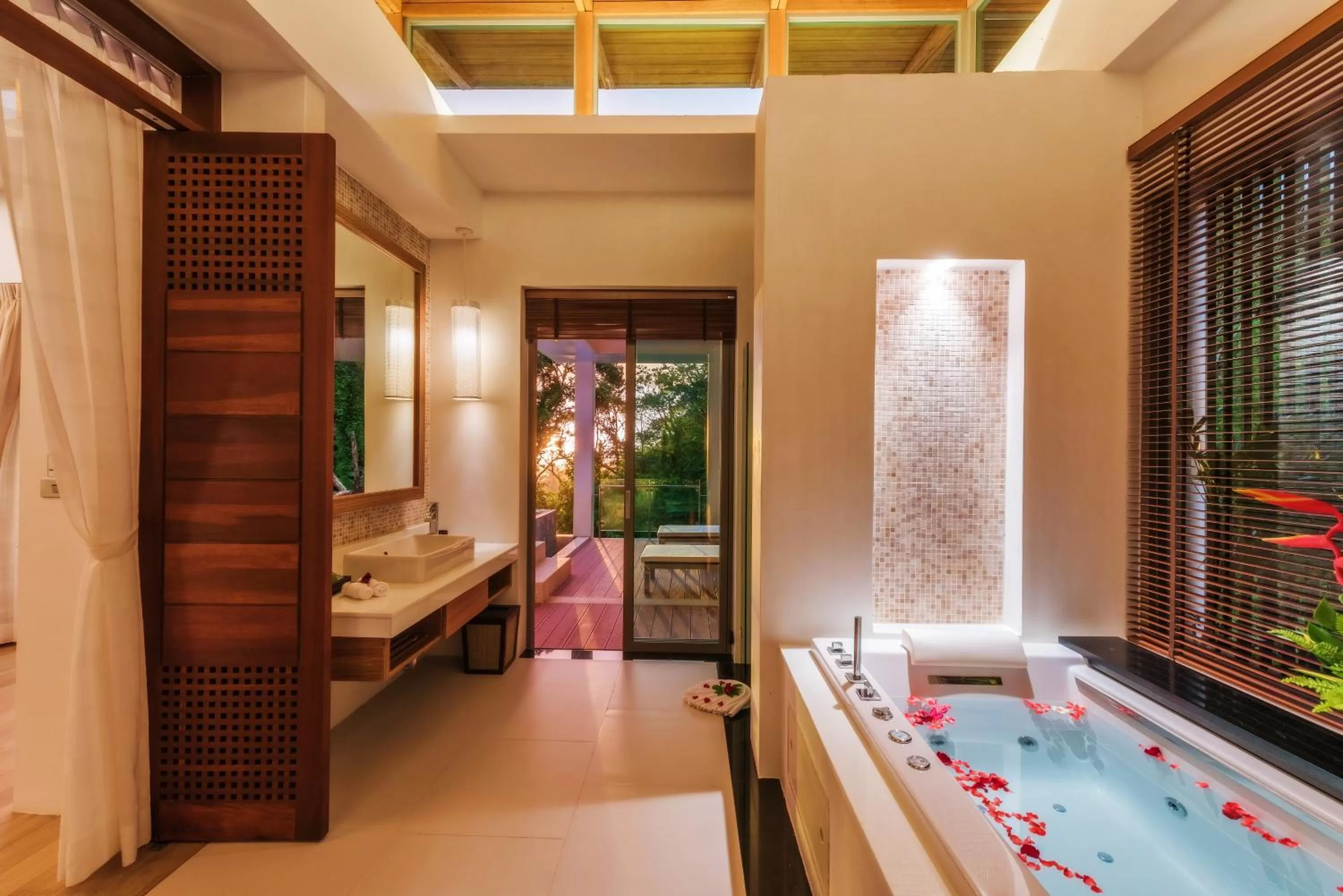 Bathroom in Wyndham Sea Pearl Resort, Phuket