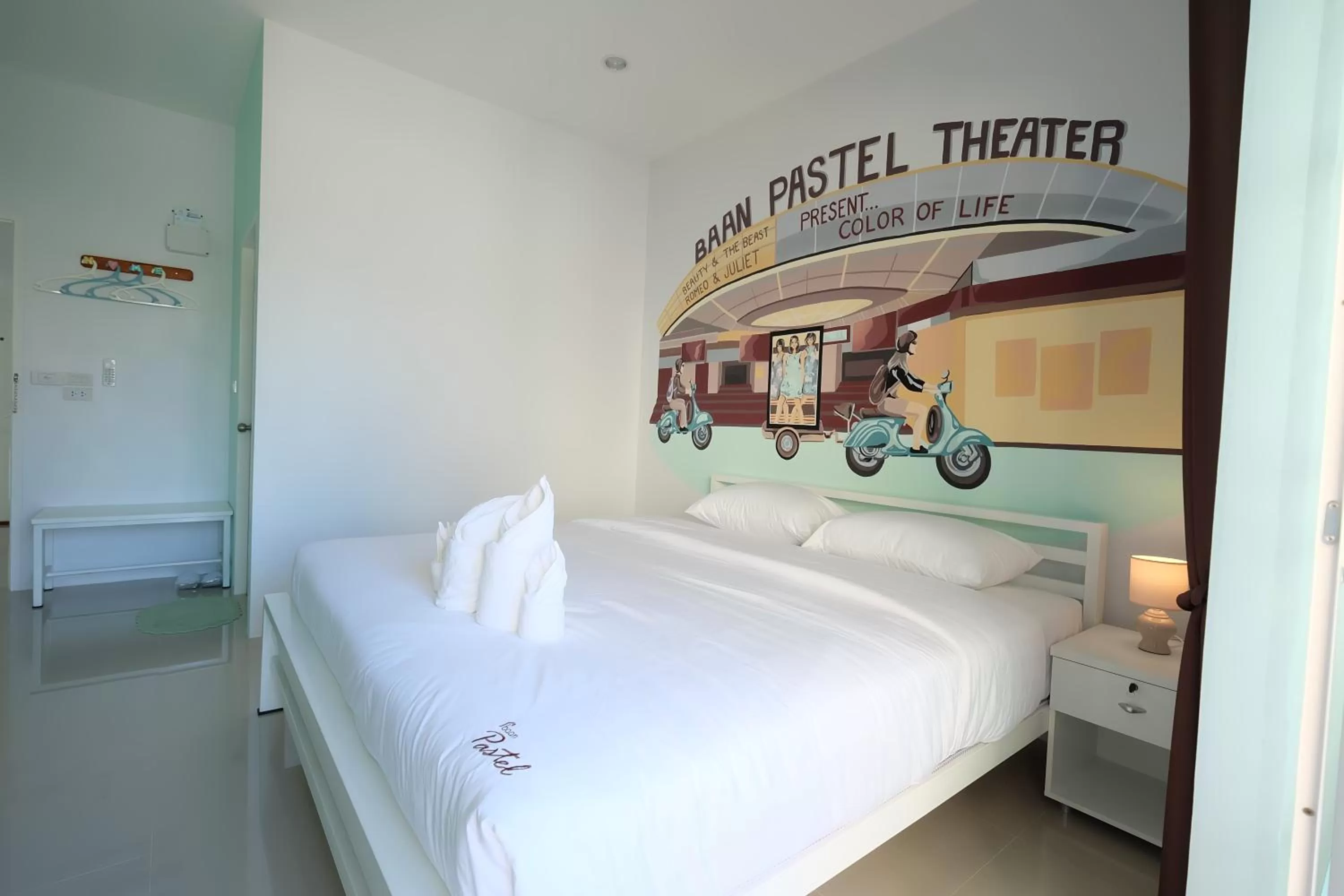 Spring, Bed in Noble Baan Pastel