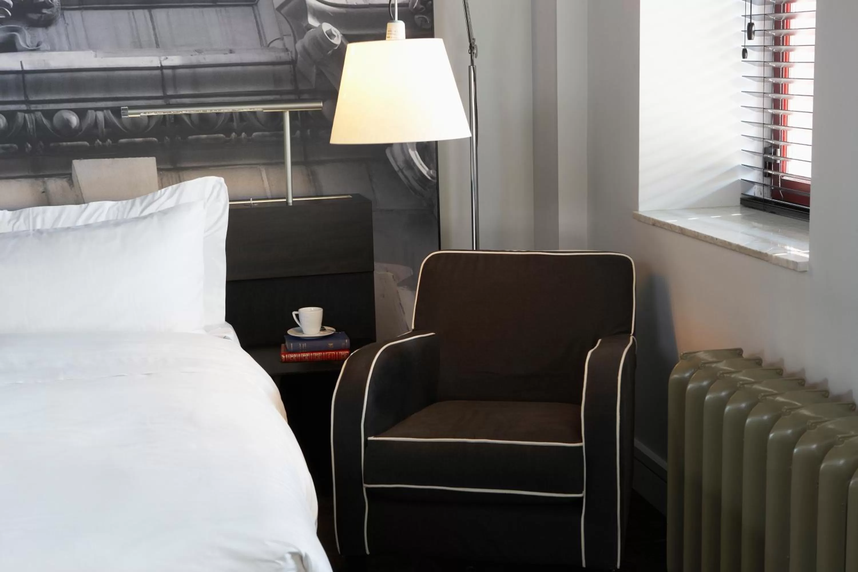 Bedroom, Bed in Hôtel Le Germain Québec