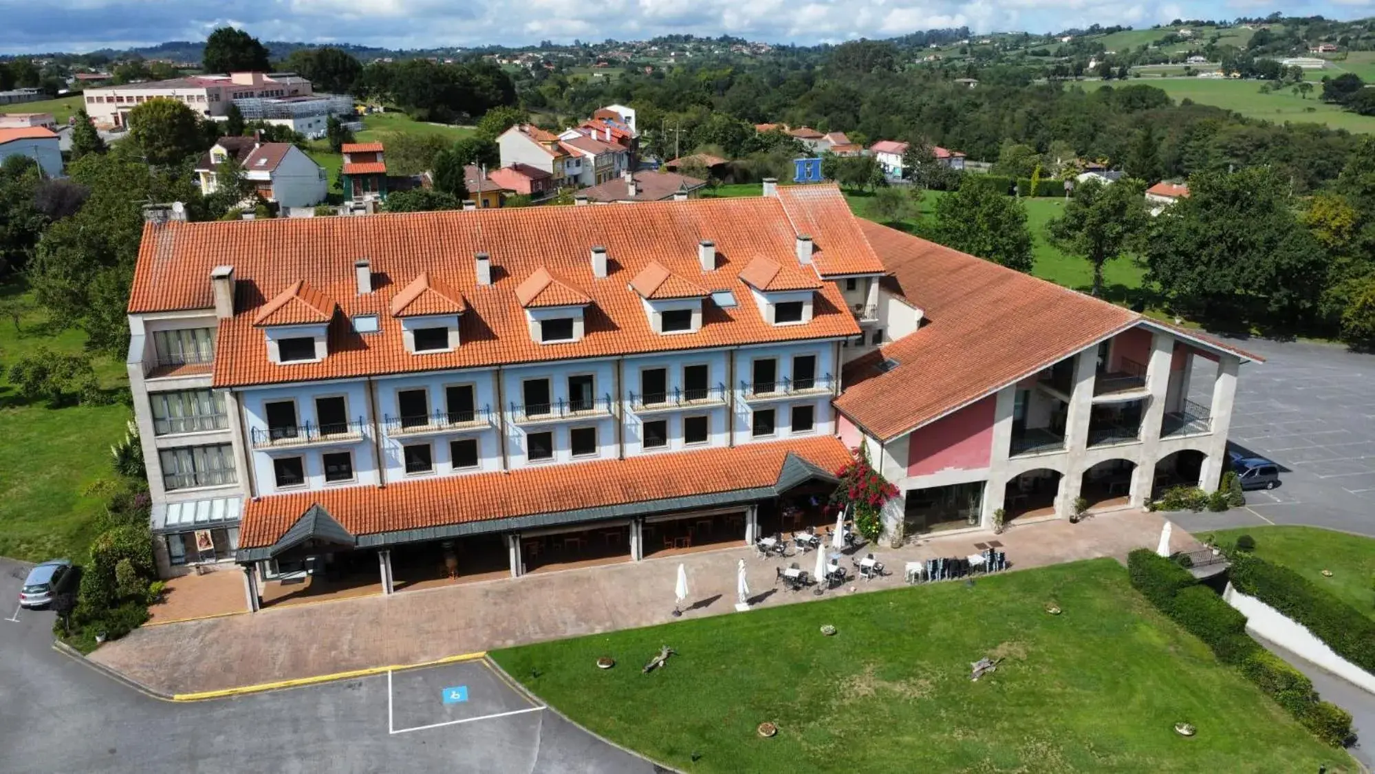 Property building in Hotel Cristina Property building in Hotel Cristina