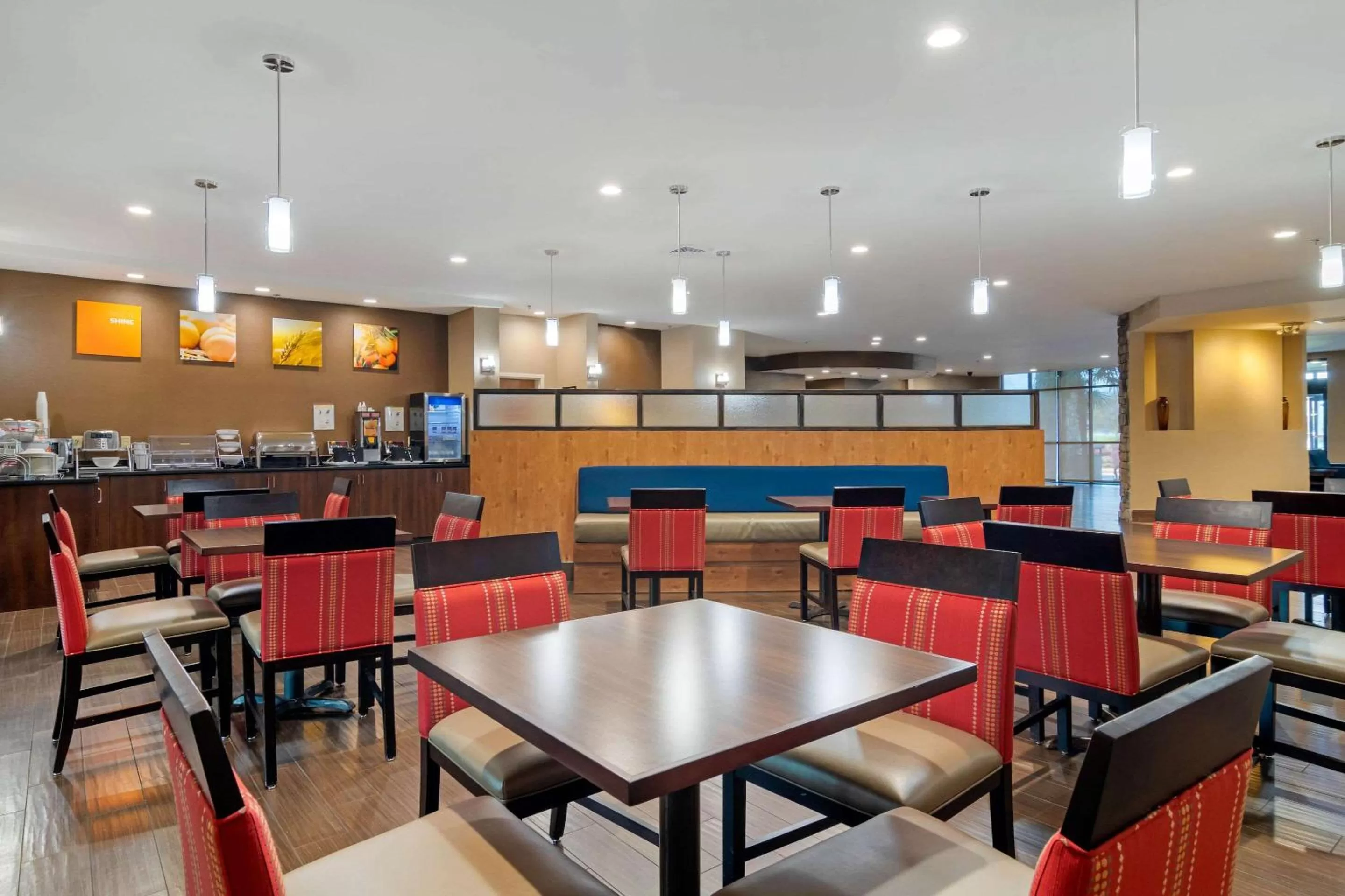 Restaurant/places to eat in Comfort Suites Byron Warner Robins