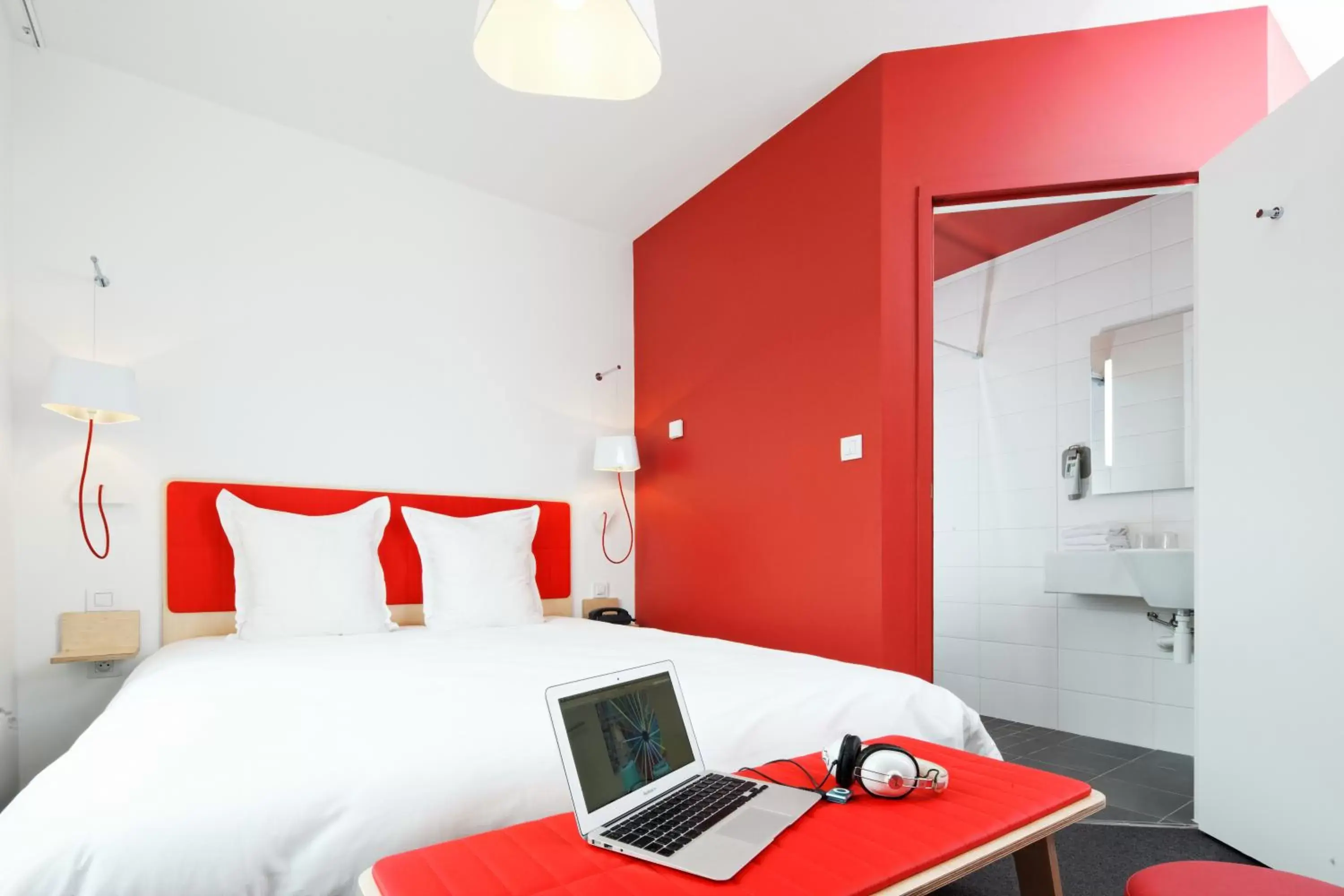 Photo of the whole room, Bed in ibis Styles Calais Centre