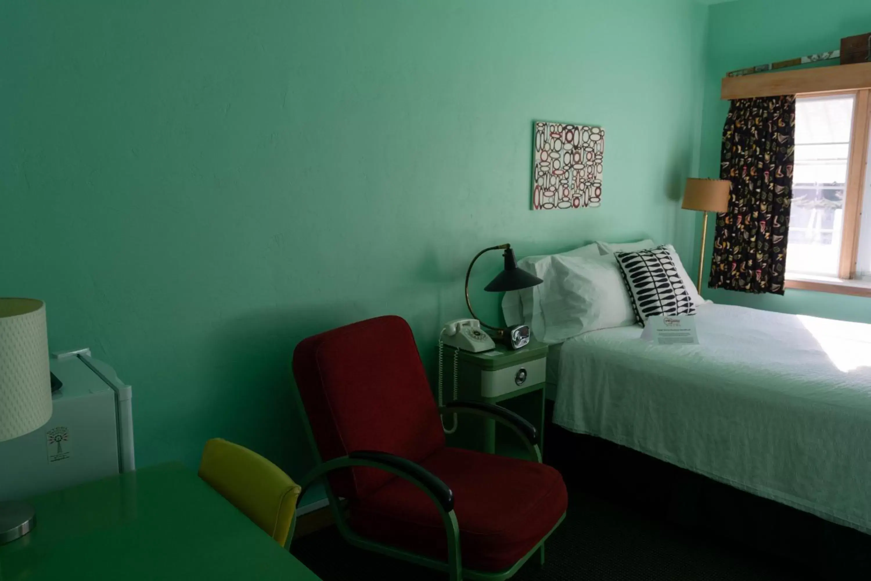 Queen Bed - single occupancy - Ground Floor in Holiday Music Motel Queen Bed - single occupancy - Ground Floor in Holiday Music Motel