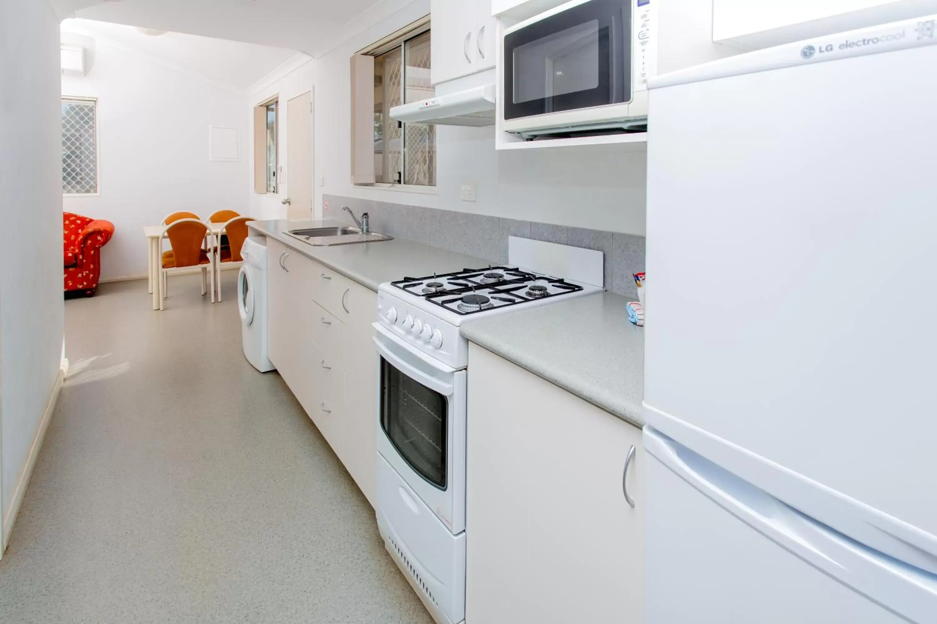 Kitchen or kitchenette, Kitchen/Kitchenette in Discovery Parks - Pilbara, Karratha