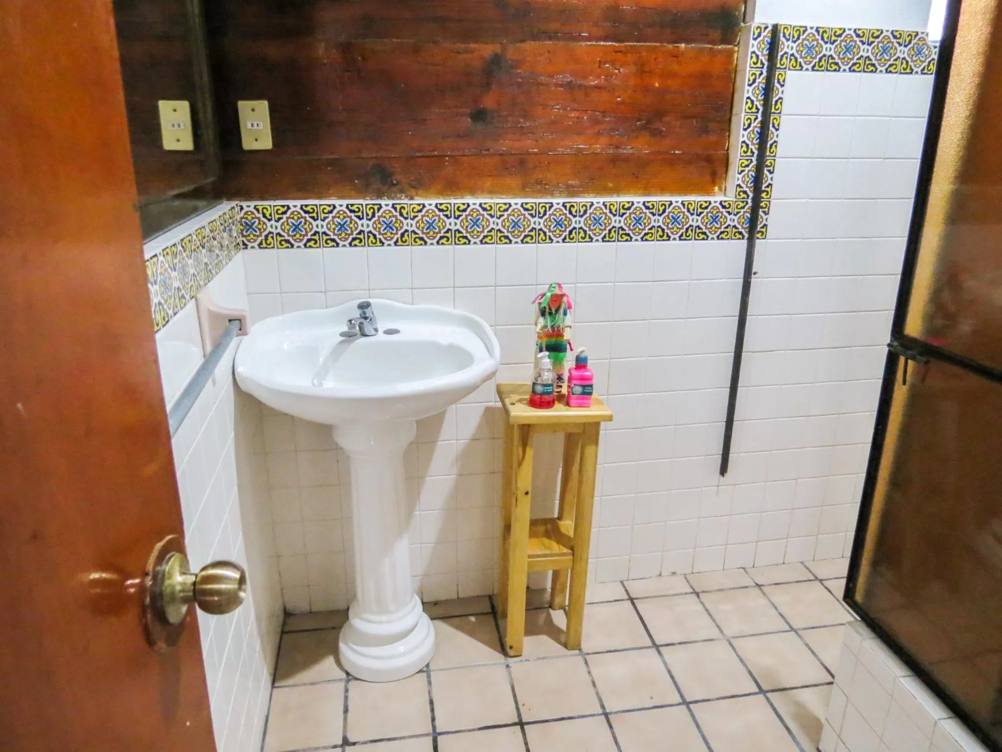 Bathroom in Cabañas Yunuén by Rotamundos