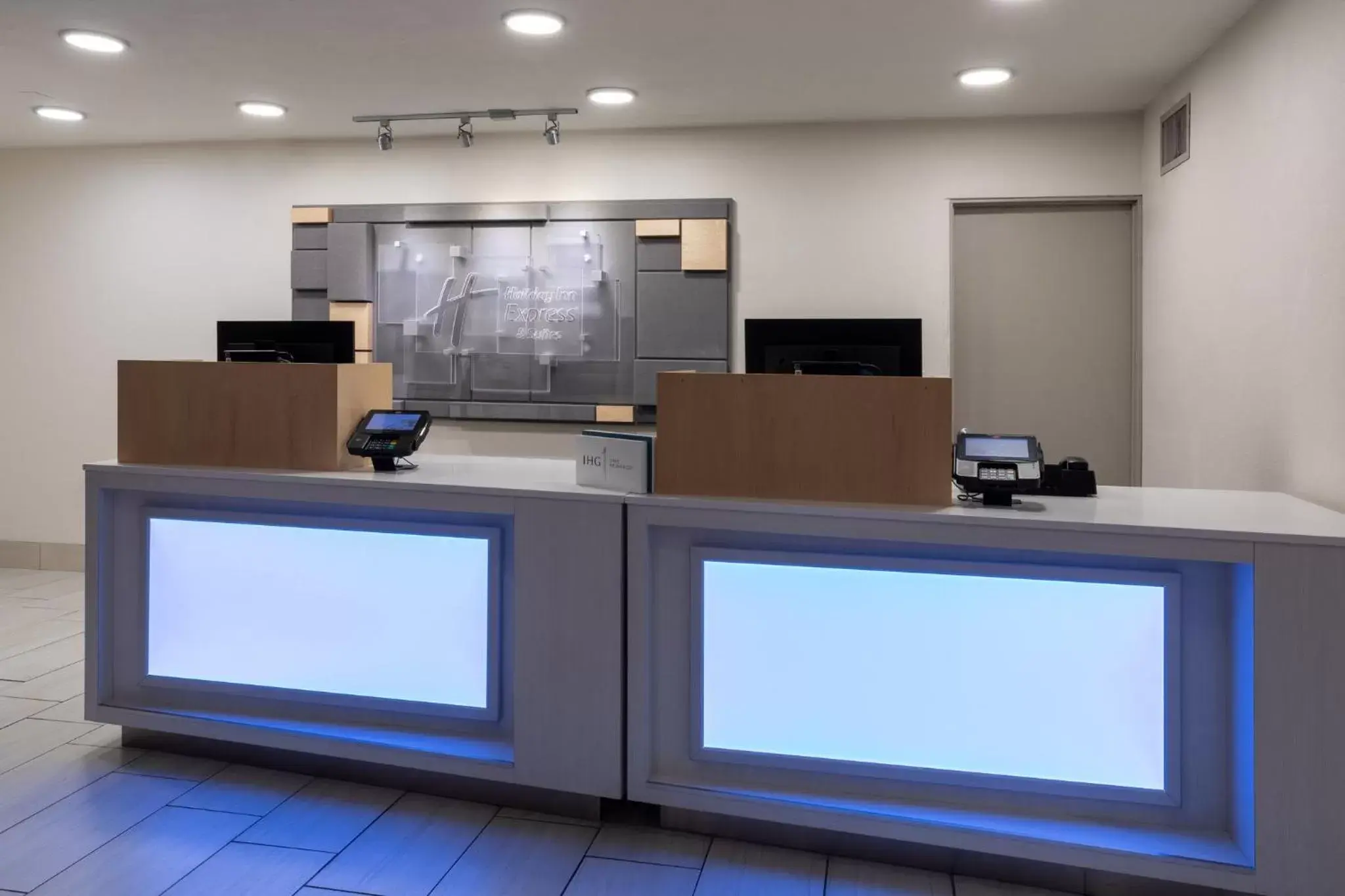 Property building, Lobby/Reception in Holiday Inn Express & Suites Tucson North, Marana, an IHG Hotel