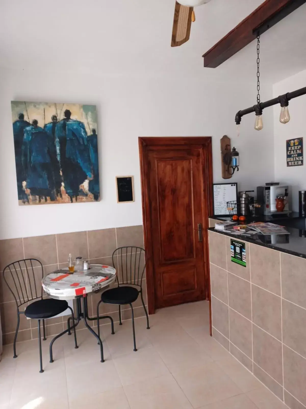 Coffee/tea facilities, Kitchen/Kitchenette in B&B Casa Blanca Oria