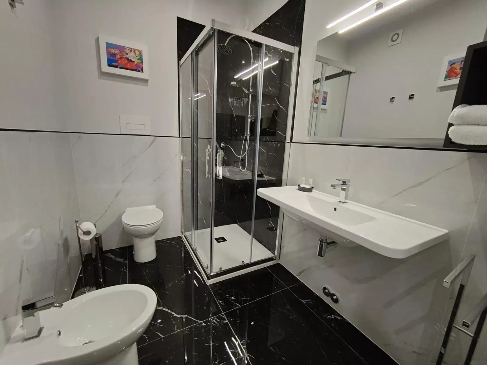 Family Room with Private Bathroom in B&B D643 Family Room with Private Bathroom in B&B D643