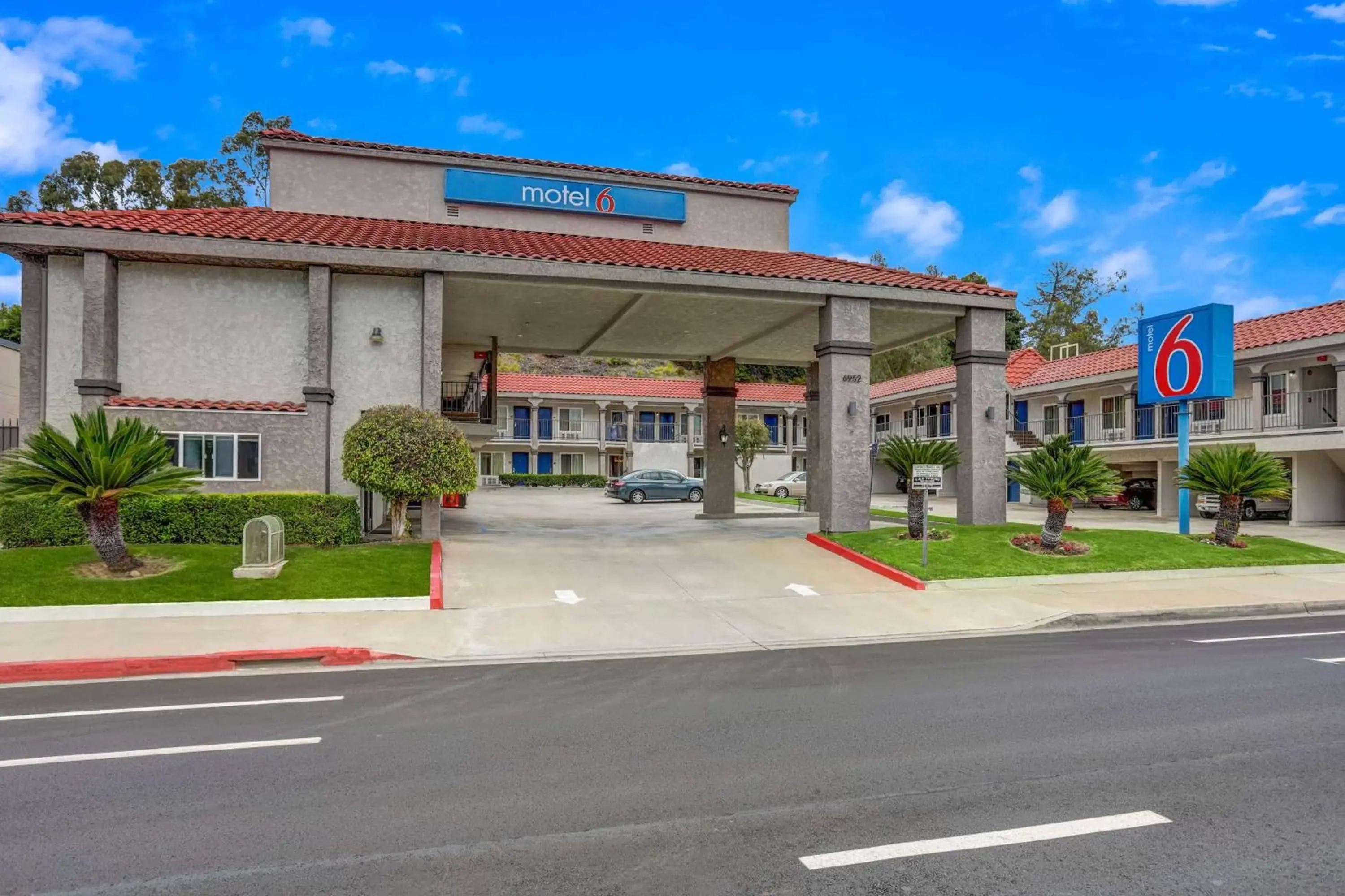 Property building in Motel 6-La Mesa, CA