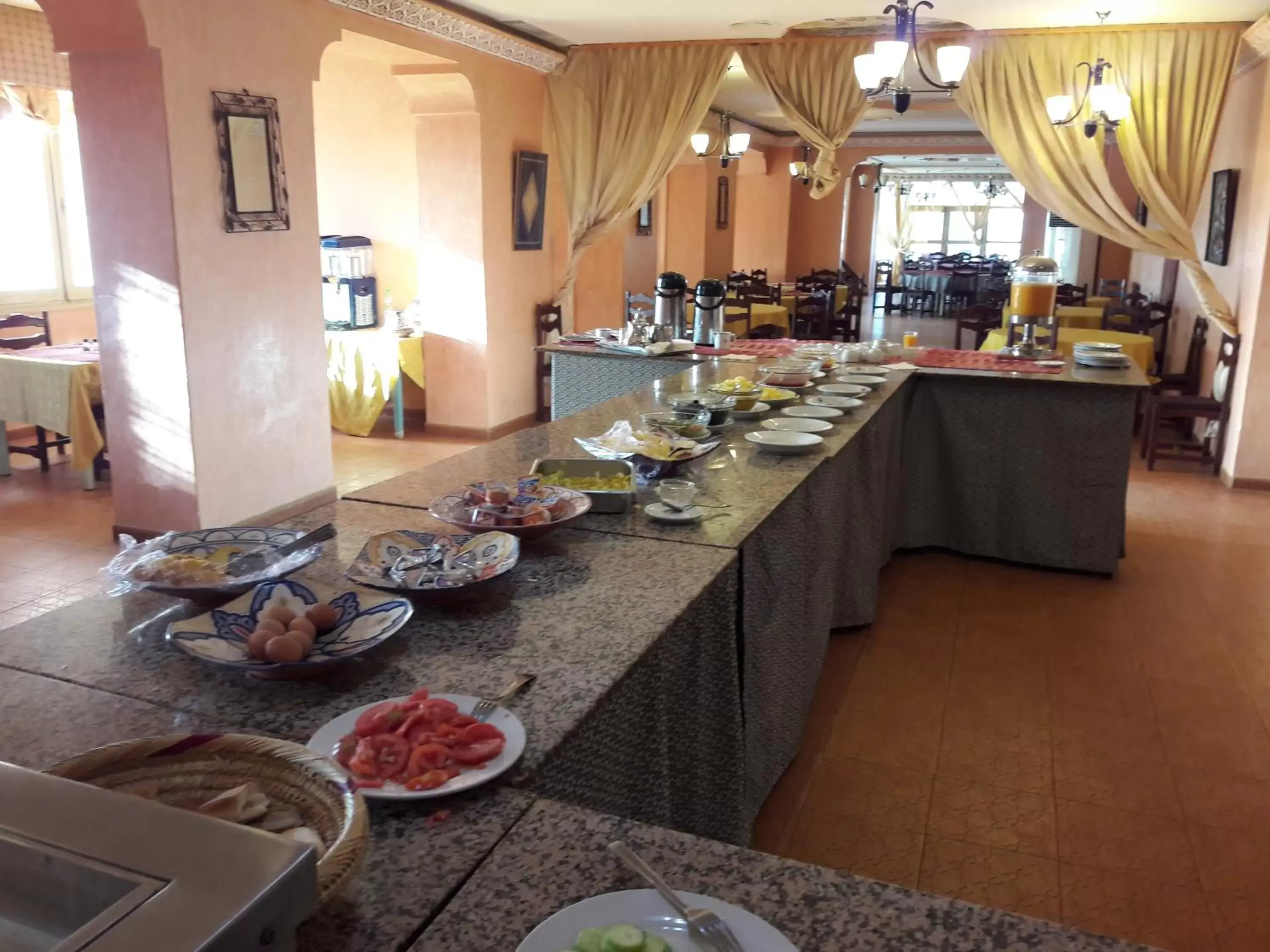 Buffet breakfast, Food in Hotel Saghro