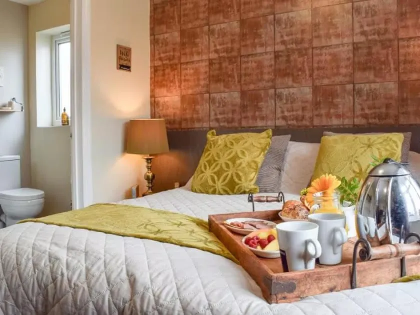 View (from property/room), Bed in Little Lodge B&B Lutterworth