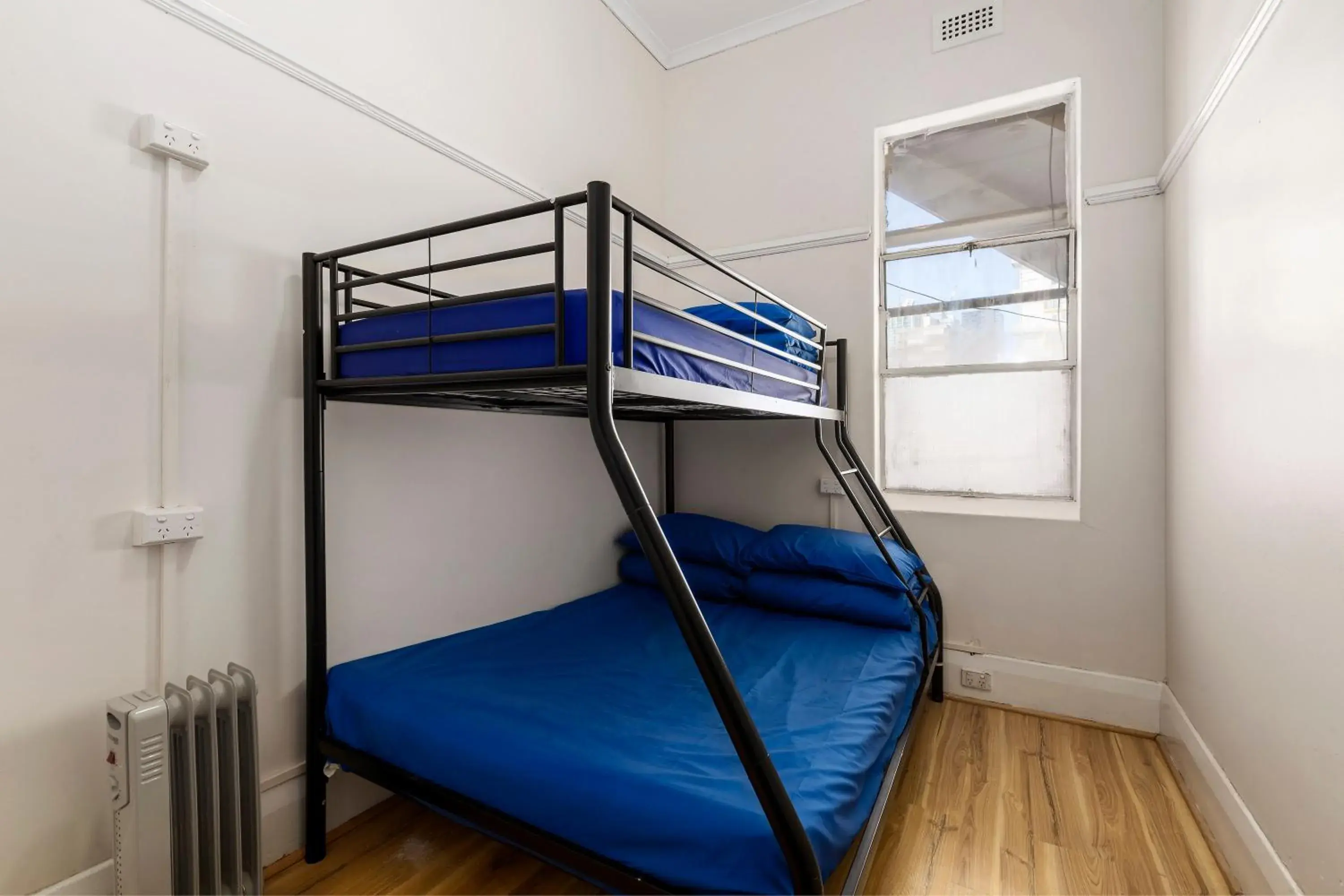 Bunk Bed in Sydney Backpackers