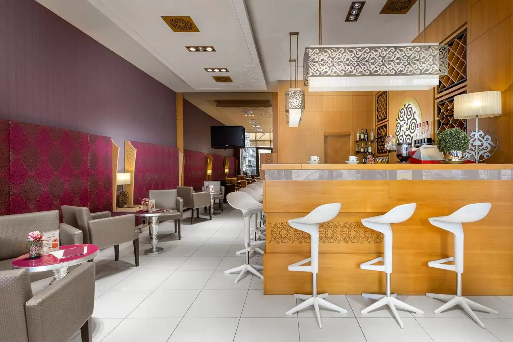 Lounge or bar, Lounge/Bar in Marmara Hotel Budapest